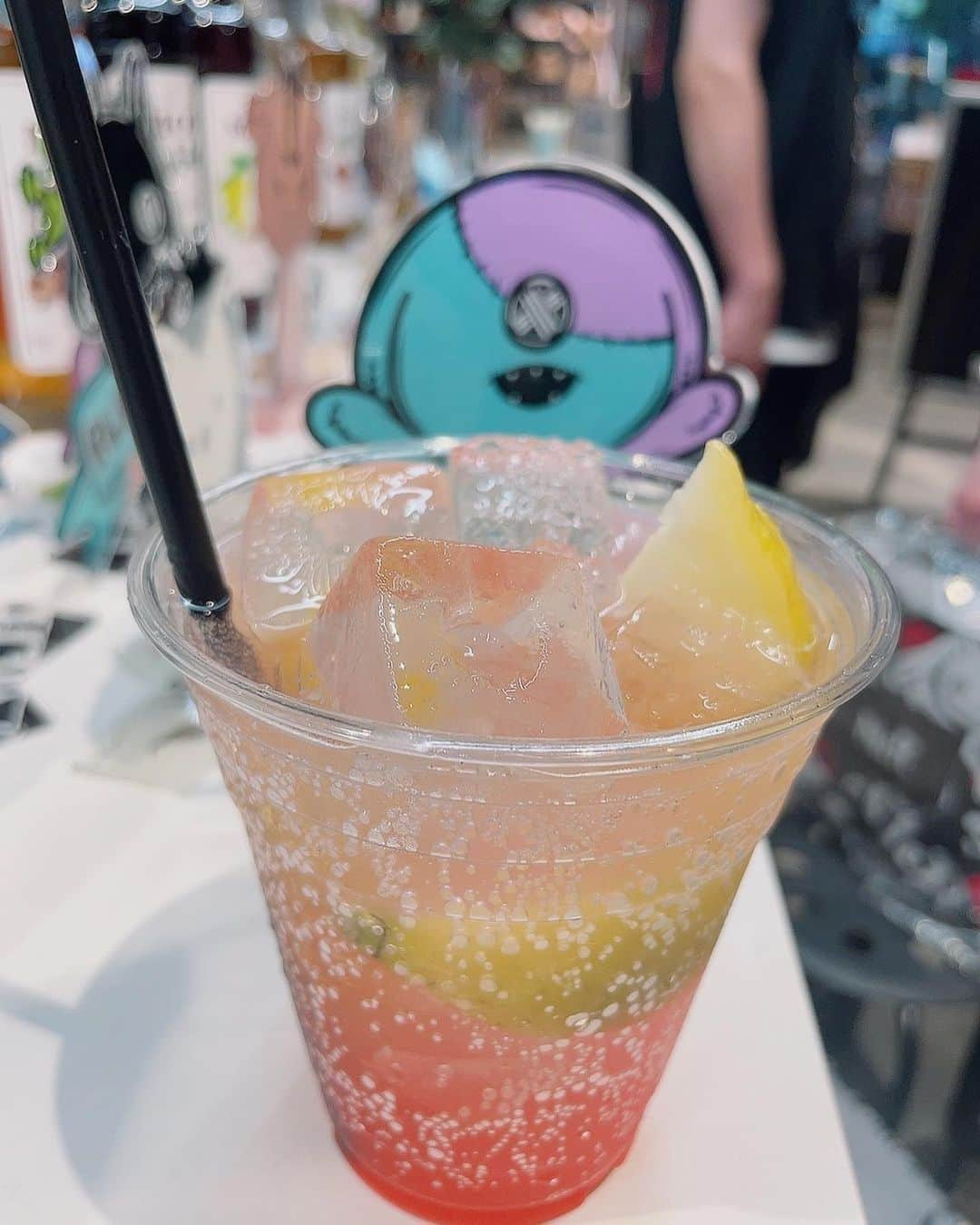 竹内星菜さんのインスタグラム写真 - (竹内星菜Instagram)「渋谷モディのNieR popupで ドリンクも飲めるみたいなのでお仕事 終わり行ってきた🐰💗 . 星菜さんはソフドリです🙆‍♀️ 美味しいから、おかわりした🕺 . ゆきが撮る動画全部彼女感すごすぎて 動画撮る天才だとおもってるw (@yukipuu212 ) . . 🐰@nier_tokyo . #nier #nier_tokyo #渋谷モディ #モディ #渋谷カフェ #渋谷modi #ニーア #彼女感」7月16日 15時02分 - seina0227