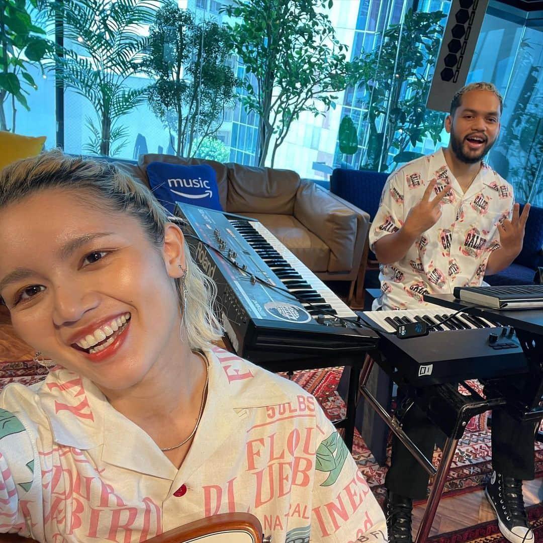 Anlyさんのインスタグラム写真 - (AnlyInstagram)「✨🌴カッコイイ空間🌴✨  #amazonmusicstudiotokyo  #Anly  #livesession  #mattcab  #matz #Karanokokoro #naruto  #komorebi」7月16日 17時25分 - anly_singer