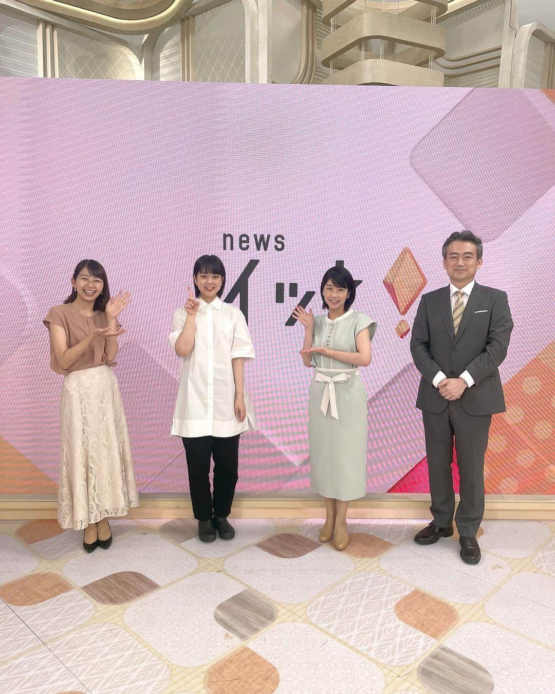 フジテレビ「プライムニュース イブニング」さんのインスタグラム写真 - (フジテレビ「プライムニュース イブニング」Instagram)「今月から杉原千尋アナが ナレーションでレギュラーに! ⁡ 千尋アナはいま月～木でノンストップのレギュラーなので、 歓迎の気持ちをこめて…みんなで「ノンストップ」!! ⁡ 生野アナ #TONAL @tonal_official #PlusVendome @plusvendome_official ⁡ 小室アナ #NATURALBEAUTYBASIC @naturalbeautybasic_official ⁡ #生野陽子 @yoko_shono #小室瑛莉子 @komuro.eriko #奥寺健 @fujitv_announcer #杉原千尋 @chihiro.sugihara #フジテレビ #アナウンサー #ニュース」7月16日 18時33分 - livenews_it