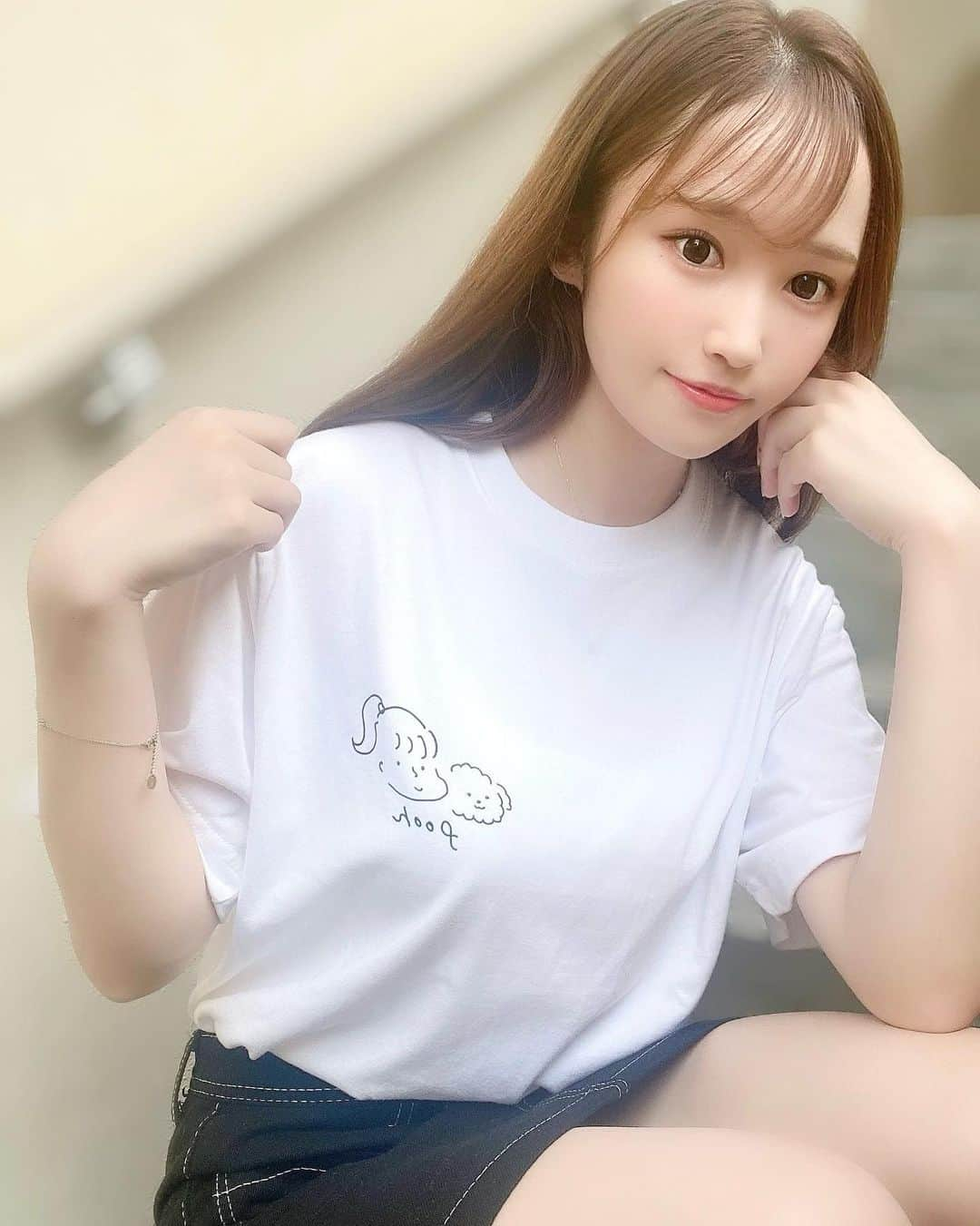 ぷーちゃんさんのインスタグラム写真 - (ぷーちゃんInstagram)「🐶🍯 . ついに本日20時から @eastwoodswear  さんとの コラボTシャツの発売が始まります👏🏻🤍 . 今年は私とぷーけんのデザイン描きました👱🏻‍♀️🐶 . TシャツとロンT2種類あります♡ 色も選べるよ👼🏻 . みんな今年の夏もおそろいにしよー！💖 . 【⠀販売期間 ⠀】 7/16日(土)20時〜7/30日(土)23時59分まで . . . #17live#ワンセブン#ワンセブンライブ#イチナナ#イチナナライブ#ライバー#ライブ配信#配信者#tiktok#ビジョビ#ビジョビジョ#ぷーちゃん#撮影モデル#サロンモデル#モデル#大阪サロンモデル#関西モデル#関西サロモ#関西サロンモデル#フリーモデル#関西フリーモデル#撮影依頼受付中#撮影依頼募集中」7月16日 19時56分 - poohchan31