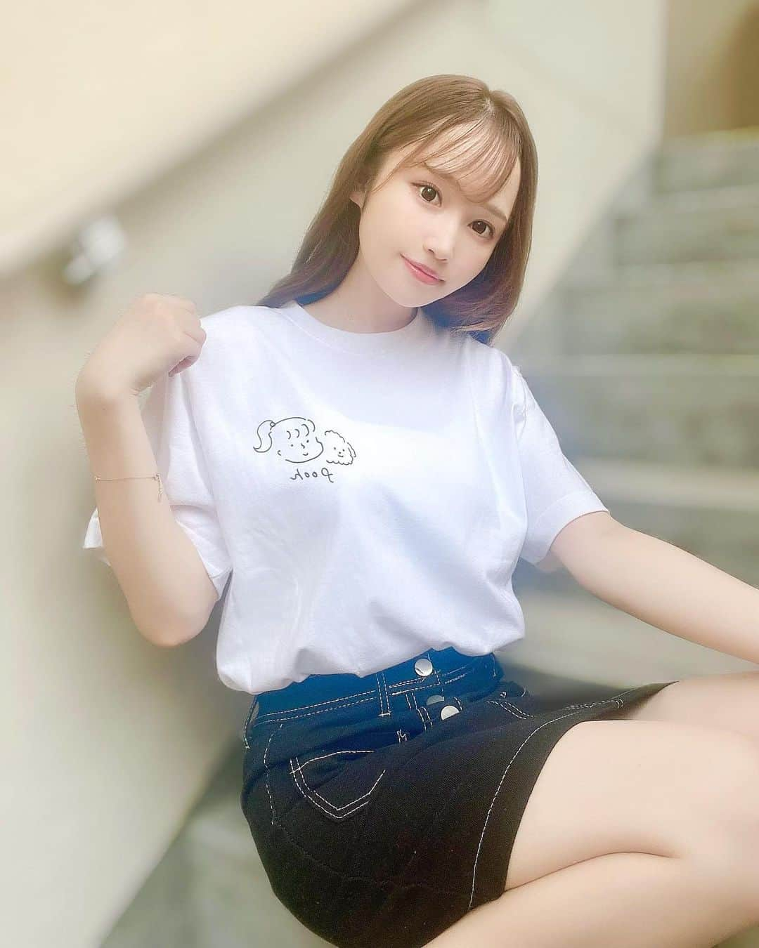 ぷーちゃんさんのインスタグラム写真 - (ぷーちゃんInstagram)「🐶🍯 . ついに本日20時から @eastwoodswear  さんとの コラボTシャツの発売が始まります👏🏻🤍 . 今年は私とぷーけんのデザイン描きました👱🏻‍♀️🐶 . TシャツとロンT2種類あります♡ 色も選べるよ👼🏻 . みんな今年の夏もおそろいにしよー！💖 . 【⠀販売期間 ⠀】 7/16日(土)20時〜7/30日(土)23時59分まで . . . #17live#ワンセブン#ワンセブンライブ#イチナナ#イチナナライブ#ライバー#ライブ配信#配信者#tiktok#ビジョビ#ビジョビジョ#ぷーちゃん#撮影モデル#サロンモデル#モデル#大阪サロンモデル#関西モデル#関西サロモ#関西サロンモデル#フリーモデル#関西フリーモデル#撮影依頼受付中#撮影依頼募集中」7月16日 19時56分 - poohchan31