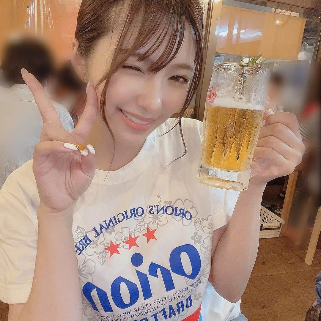 つばさ舞さんのインスタグラム写真 - (つばさ舞Instagram)「. 沖縄と言えば… オリオンビール🍺 . . . . . . . . . . #つばさ舞 #オリオンビール」7月17日 0時27分 - tubasa___mai