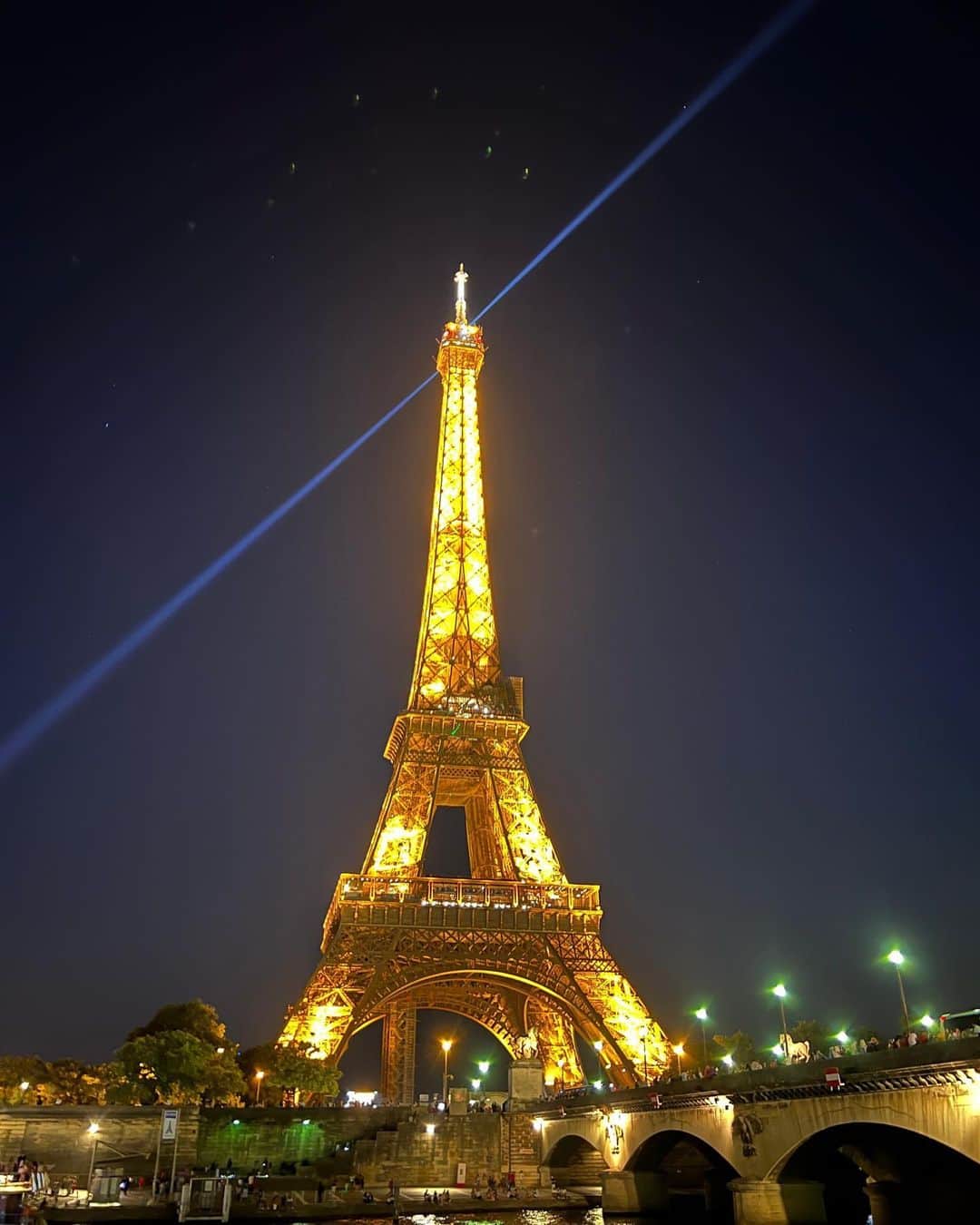 舞川あいくさんのインスタグラム写真 - (舞川あいくInstagram)「Paris Day3🇫🇷 📍Ducasse sur Seine パリ最終日はディナークルージング🛳🍴 エッフェル塔が綺麗✨  #paris #seine #dinner」7月17日 2時25分 - aiku_0817__