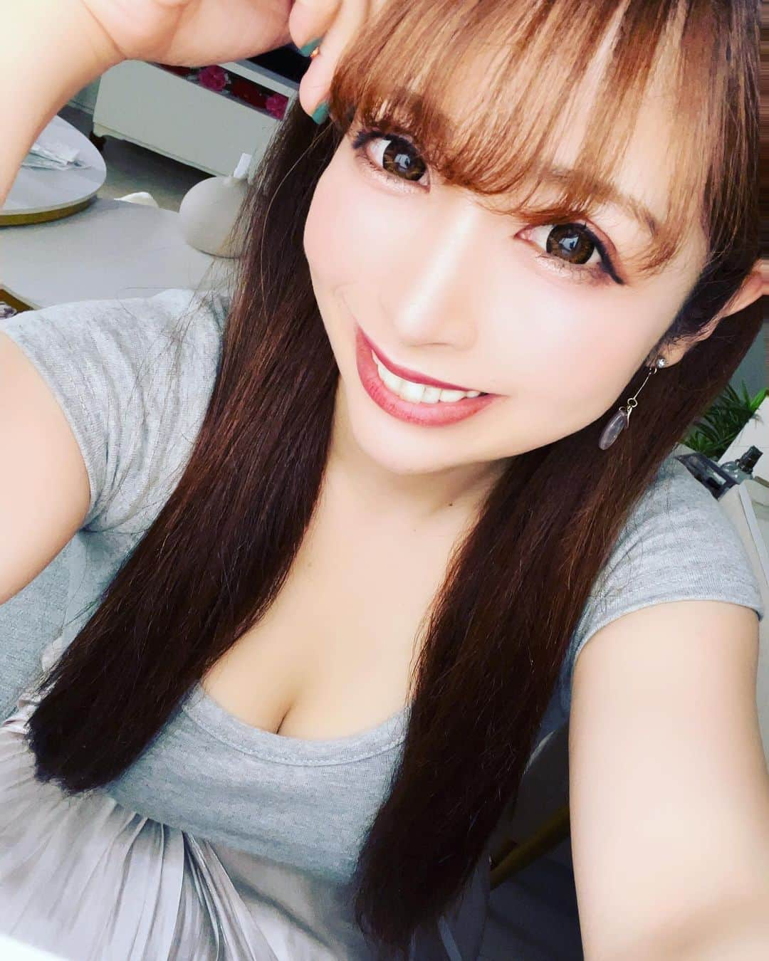 みのりさんのインスタグラム写真 - (みのりInstagram)「. . ７月も後半にきたね‼️ バーレスクではイベント盛りだくさん🔥 . 去年よりも去年よりも年々当本人の特別な日に 出演オファーしていただいたり たくさん活躍させていただけることが増え とってもありがたく、そして嬉しいです！ 微力ではありますが、素敵な日にするための お手伝いができたらなと思ってます😊✨ . ７月は １７日えるさんお誕生日❤️ ２０日よーこお誕生日❤️ ２１日みにーお誕生日❤️ ２６日みぃさんお誕生日&11周年❤️ たくさん出させてもらいます‼︎ この日はみんなが幸せになりますように😌✨ . . #特別な日　#dance  #sing #お誕生日　#イベント」7月17日 3時32分 - minori_burlesque