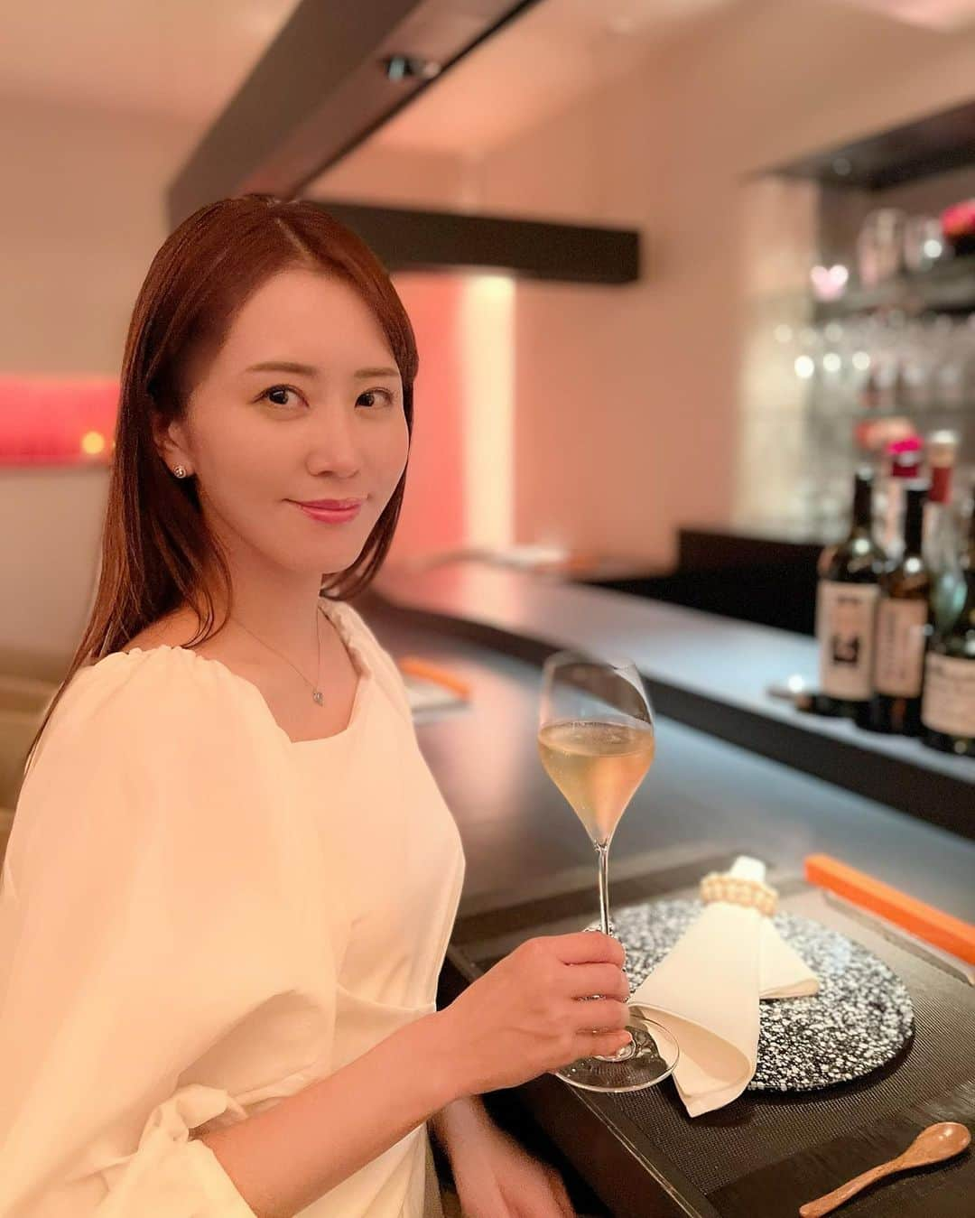 佐野真彩さんのインスタグラム写真 - (佐野真彩Instagram)「思い出深い2013年と好きなワイン🍷 飲み比べや珍しいワインをいただけて、お料理ももちろんのこと、よい時間が過ごせました☺️ 年内で閉めてしまうということで、また行けてよかったです✨  #エクアトゥール　#シャサーニュモンラッシェ #emmi」7月17日 12時01分 - sano.maya