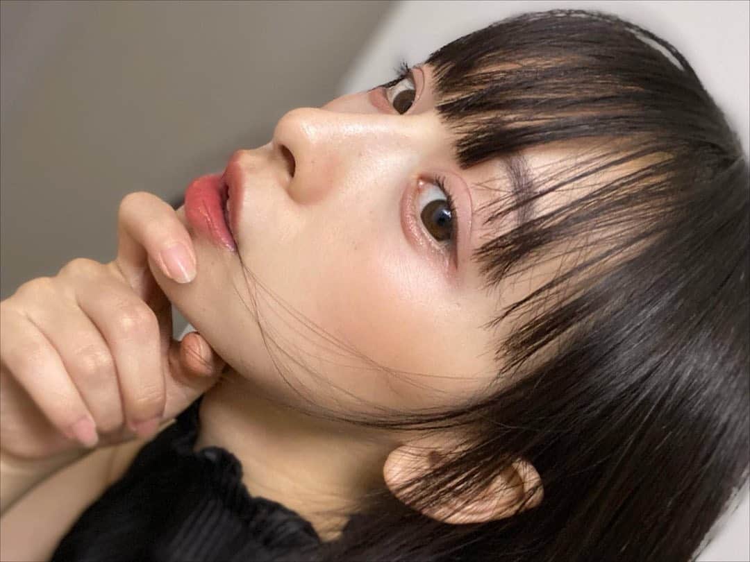 華村あすかさんのインスタグラム写真 - (華村あすかInstagram)「イエベなのにピンクベージュのシャドウにハマってブルベ族になろうとするも叶わぬ」7月17日 15時34分 - hanamura_asuka