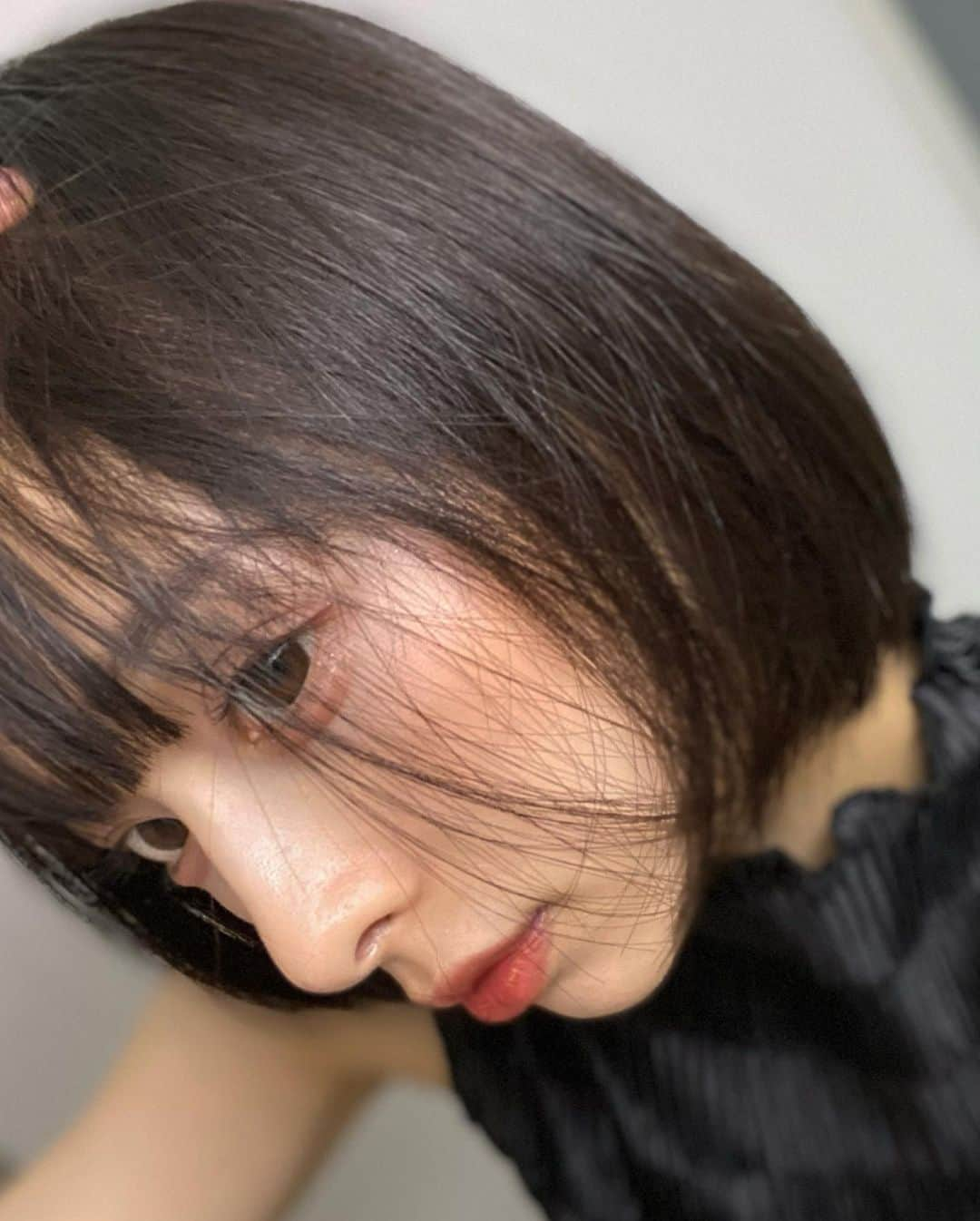 華村あすかさんのインスタグラム写真 - (華村あすかInstagram)「イエベなのにピンクベージュのシャドウにハマってブルベ族になろうとするも叶わぬ」7月17日 15時34分 - hanamura_asuka