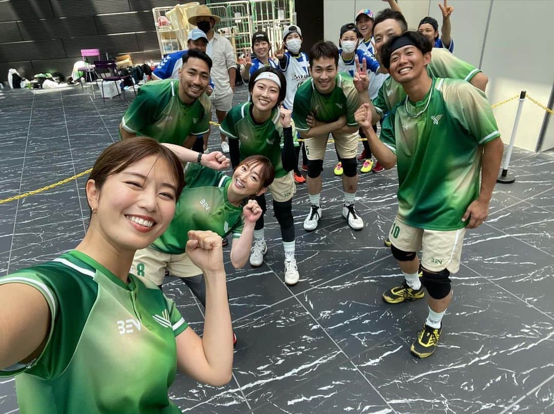 稲村亜美さんのインスタグラム写真 - (稲村亜美Instagram)「第1回WBSC-ASIA Baseball5  アジアカップ日本代表決定戦  優勝しましたーーーー🏅🏅🏅 準決勝もタイブレークの末勝利でき、決勝はBaseball5の日本唯一のインストラクターの @rokkaku36  のチームとの戦い、、、 チームの皆さんの懸命なプレーや会場にいた応援してくださる皆さんのお陰で勝利できました！！！ 本当にありがとうございました！ 未だに自分が日本代表になったのが信じられないくらい現実味がないです🥺 こんなにスピーディーでみんなで楽しめるスポーツをはじめられてよかった！！ 昨日今日合わせて5試合どの試合も楽しかったーー！ 楽しいスポーツなのでたくさんの方に一度ボールを打ったり投げたりしてほしいです！  アジアカップは8月にマレーシアで行われます🇲🇾 引き続きの応援よろしくお願いします！！！！  #baseball5 #東京ヴェルディ #東京ヴェルディバンバータ   そしてヴェルディのサポーターの皆さん 横断幕ありがとうございました😭 幸せものです、、、  何が起こるかわからない人生楽しいね！！」7月17日 17時34分 - inamura_ami