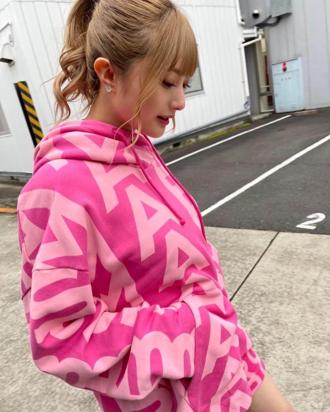 安西かれんさんのインスタグラム写真 - (安西かれんInstagram)「ポツンと見てくれましたか〜🥺✨？  YouTubeもさっき投稿したので、 みーてね！🐥🍜」7月17日 21時40分 - kalenanzai