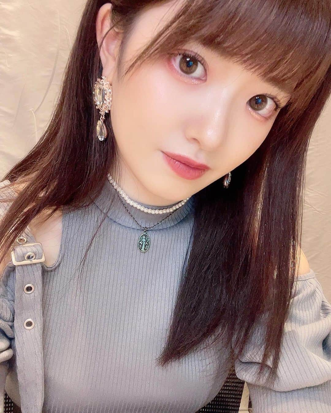 武藤小麟さんのインスタグラム写真 - (武藤小麟Instagram)「🐈‍⬛🪞  今日の私服‪‪☺︎‬ オンラインお話会ありがとうございました🎧𓈒 𓂂𓏸  そして先日 @saaaki_93 さんに まつ毛パーマして頂きました👀 まつ毛上がるとテンションも上がって嬉しいっ🪄  #fashion #accessories #eatme  #鏡越し  #私服  #アクセサリー」7月17日 22時43分 - muto_orin