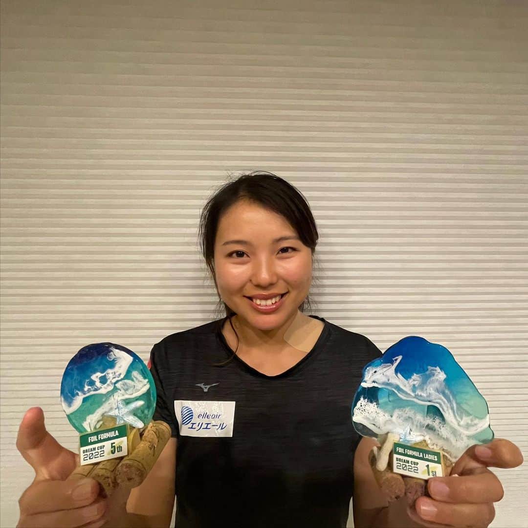 新嶋莉奈さんのインスタグラム写真 - (新嶋莉奈Instagram)「JWAプロツアー3戦目ドリームカップ優勝！3連覇！🫶 ゆきパイセンに撮ってもらった写真おブスすぎて世に出せないから帰ってから自撮りしました笑笑 増量ってかなちい、他撮り耐えられん😅😅🥹目ガン開きしないと目が開かない笑笑笑 男子あわせた総合でも5位でした😄久しぶりの吹きレース楽しかった😄  応援いつもありがとうございます！ #エリエール　#柳屋本店　#伊藤園　#Smith #メダリスト　#セブンシーズ　#オニール」7月17日 22時43分 - rina_niijima