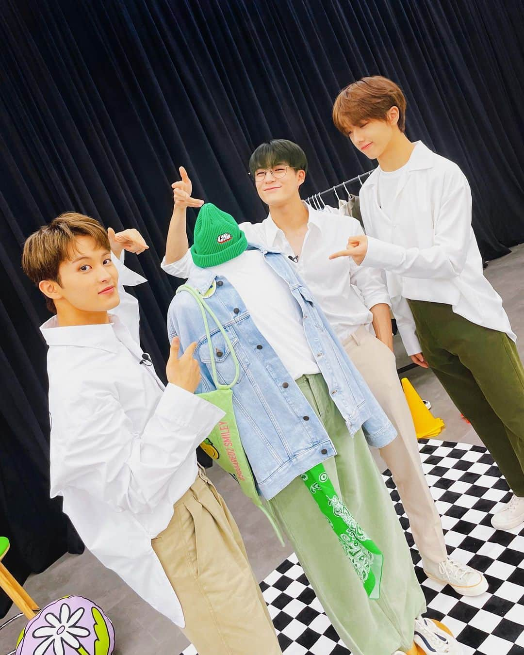 NCT DREAMさんのインスタグラム写真 - (NCT DREAMInstagram)「😎 NO LOOK by #MARK #JENO #JISUNG   #NCTDREAM #THEDREAMSHOW2  #GetReadyWithDREAM #GRWD #THEDREAMSHOW2_In_A_DREAM #NCTDREAM_THEDREAMSHOW2」7月18日 14時17分 - nct_dream