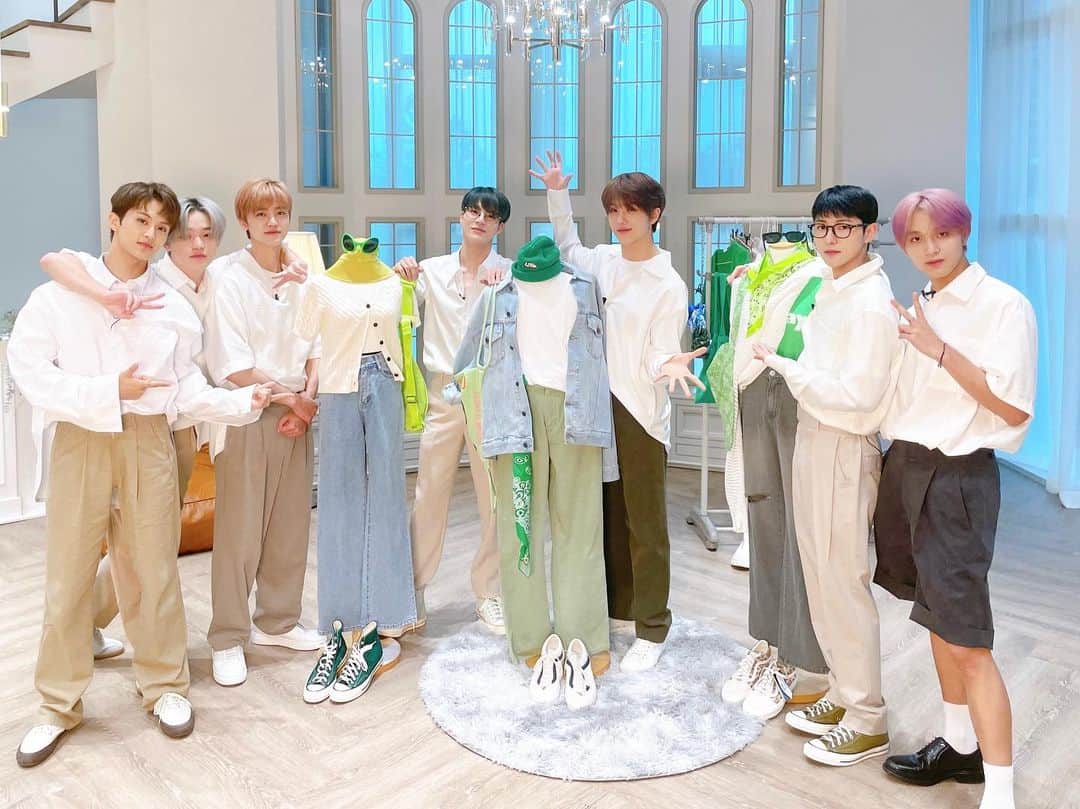 NCT DREAMさんのインスタグラム写真 - (NCT DREAMInstagram)「👕🐯🐬🐰🐶🐹🦊🐻💚  #NCTDREAM #THEDREAMSHOW2  #GetReadyWithDREAM #GRWD #THEDREAMSHOW2_In_A_DREAM #NCTDREAM_THEDREAMSHOW2」7月18日 14時20分 - nct_dream
