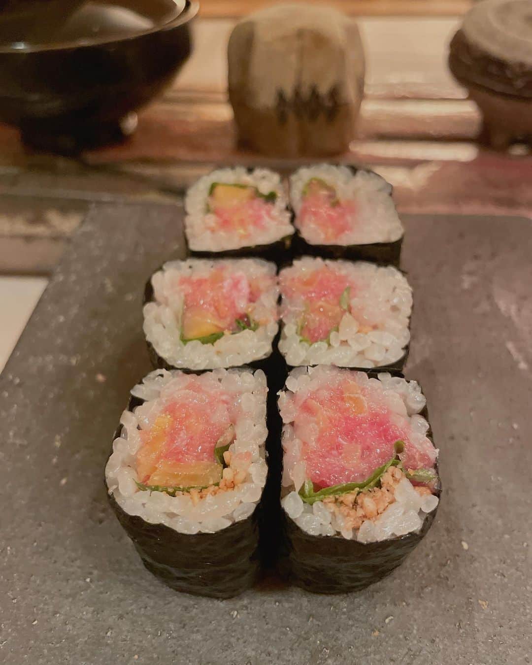 松山英礼奈さんのインスタグラム写真 - (松山英礼奈Instagram)「藤森さん♡ 江戸前鮨🍣 (全部載せきれなかったので一部)  小ぶりだけど 口の中でこんなに旨味広がるかって😭👏💯❤️‍🔥(語彙力)  最近入らなくなったかな❓ って思ってたけど 無限に食べれた🥹👏❤️‍🔥✨  来年から淡路島へ移転するみたいなのでその前にまた行きたいなぁ😊💖  そして淡路島へも行く☺️❤️🤝🏻  #鮨 #江戸前寿司  #おしゅし #日本酒」7月18日 18時57分 - hiiiiiiii0802
