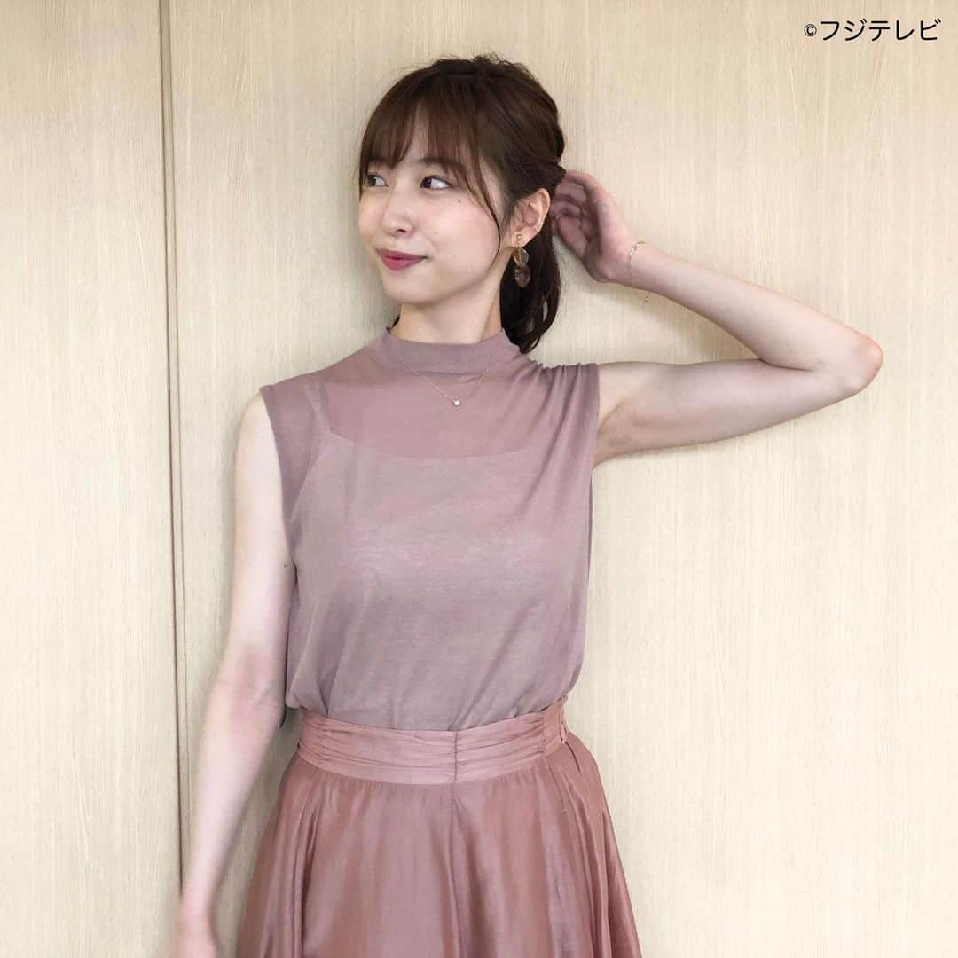 フジテレビ「めざましテレビ」さんのインスタグラム写真 - (フジテレビ「めざましテレビ」Instagram)「ファッション雑誌CanCamとコラボした お天気コーナー「きょう何着て行く？」 林佑香さんの毎日のコーデを紹介♪  7月18日（月） ★コーデ★ ・キャミソール付きニット　　@mercuryduo_com 　９３５０円 ・スカート　アダストリア< @andemiu_official >　　　　６６００円 ・靴　　ハーモニープロダクツ オンラインストア< @カラーノ>１万８７００円  ・イヤリング　　@mimi33_global 　　３０８０円     ☆ポイント☆ シアーニット×光沢スカートの表情豊かな素材で立体的に仕上げた、ワントーンコーデ✨ ピンクベージュのまろやかな発色が優しい雰囲気を演出します💓 クリアホワイトのサンダルで爽やかに仕上げて、夏らしい抜け感もプラス😊  #めざましテレビ #きょう何着て行く？ #林佑香 #今日のコーデ #コーデ #CanCam #今日のファッション#ootd #きょう何着て行く？は月〜金朝6時22分ごろ放送  #きれいめコーデ #きれいめカジュアル #大人コーデ #春コーデ #オフィスカジュアル #上品コーデ #アナウンサー衣装」7月18日 21時49分 - mezamashi.tv