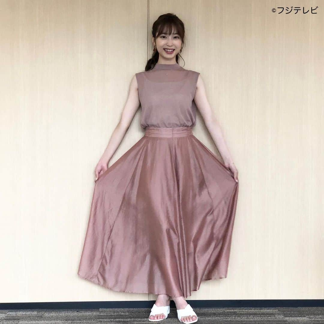 フジテレビ「めざましテレビ」さんのインスタグラム写真 - (フジテレビ「めざましテレビ」Instagram)「ファッション雑誌CanCamとコラボした お天気コーナー「きょう何着て行く？」 林佑香さんの毎日のコーデを紹介♪  7月18日（月） ★コーデ★ ・キャミソール付きニット　　@mercuryduo_com 　９３５０円 ・スカート　アダストリア< @andemiu_official >　　　　６６００円 ・靴　　ハーモニープロダクツ オンラインストア< @カラーノ>１万８７００円  ・イヤリング　　@mimi33_global 　　３０８０円     ☆ポイント☆ シアーニット×光沢スカートの表情豊かな素材で立体的に仕上げた、ワントーンコーデ✨ ピンクベージュのまろやかな発色が優しい雰囲気を演出します💓 クリアホワイトのサンダルで爽やかに仕上げて、夏らしい抜け感もプラス😊  #めざましテレビ #きょう何着て行く？ #林佑香 #今日のコーデ #コーデ #CanCam #今日のファッション#ootd #きょう何着て行く？は月〜金朝6時22分ごろ放送  #きれいめコーデ #きれいめカジュアル #大人コーデ #春コーデ #オフィスカジュアル #上品コーデ #アナウンサー衣装」7月18日 21時49分 - mezamashi.tv