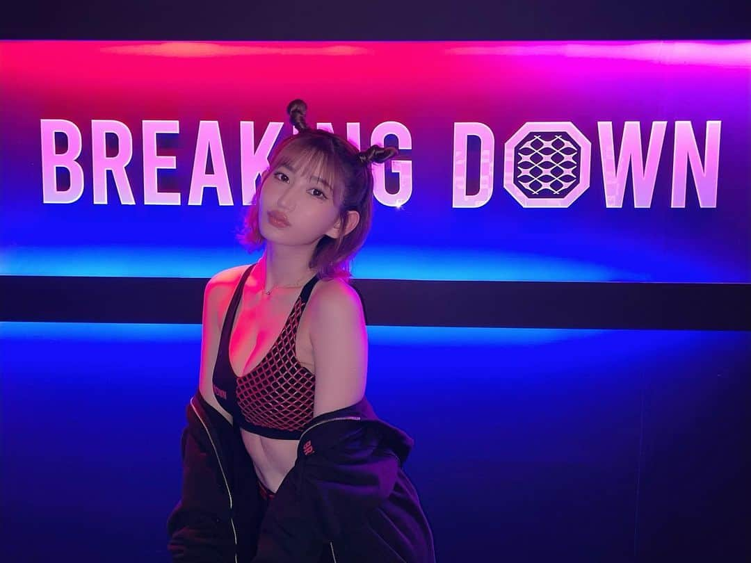 月城まゆさんのインスタグラム写真 - (月城まゆInstagram)「#BREAKINGDOWN5 ご視聴ありがとうございました🥊❤️ 選手の皆さんお疲れ様でした🥺 前回よりさらにパワーアップしていて本当に見応えがある試合ばかりで楽しすぎました🔥   #ブレイキングダウン #breakingdown #breakinggirl #ラウンドガール #japanesegirl #sexy」7月19日 17時29分 - xo_mayu_xo