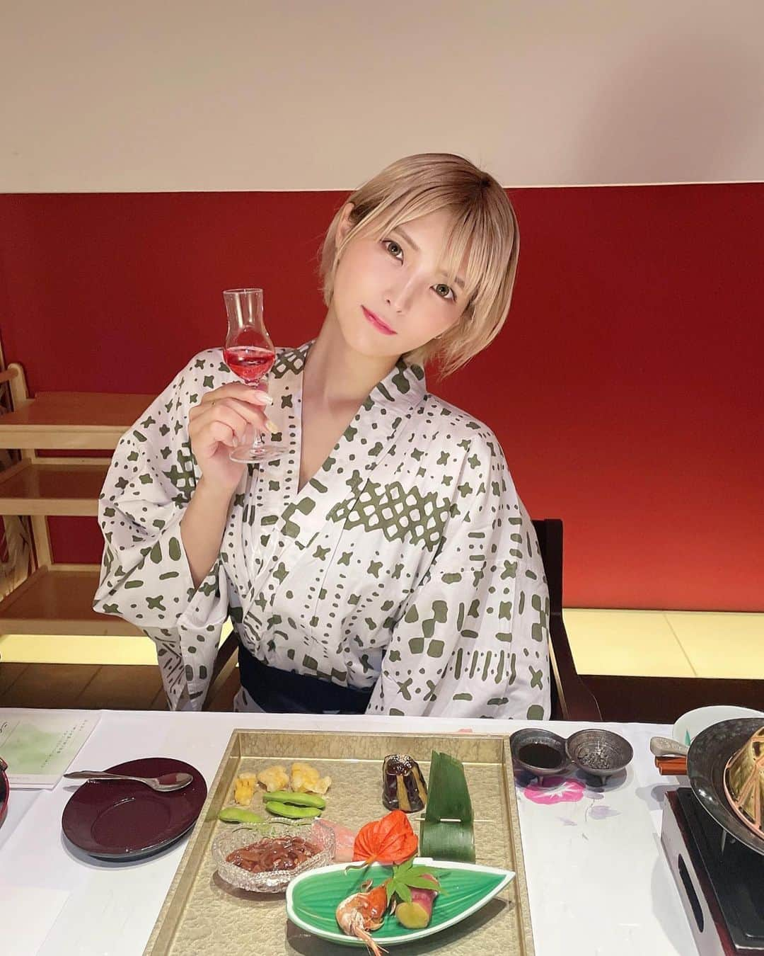 ききまるさんのインスタグラム写真 - (ききまるInstagram)「旅館ご飯❤︎ . 5つ星の宿に認定されている「宙SORA渡月荘金龍」 @sora_kinryu  . .. #宙sora渡月荘金龍 #温泉旅行 #温泉旅館　#修善寺　#ワーケーション　#タビジョ　#たびじょ　#女子旅　#女子旅行　#旅女 #旅女氏　#国内旅行　#静岡観光 #伊豆観光 #伊豆観光スポット #伊豆旅行 #伊豆旅館　#温泉女子 #温泉街 #温泉旅行♨️ #露天風呂　#露天風呂付き客室 #露天風呂付き #露天風呂最高  #半露天風呂付き客室　#pr」7月19日 18時08分 - kikigram_97