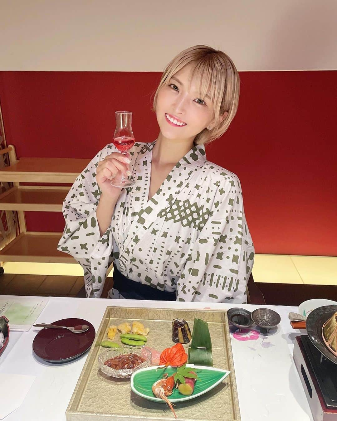 ききまるさんのインスタグラム写真 - (ききまるInstagram)「旅館ご飯❤︎ . 5つ星の宿に認定されている「宙SORA渡月荘金龍」 @sora_kinryu  . .. #宙sora渡月荘金龍 #温泉旅行 #温泉旅館　#修善寺　#ワーケーション　#タビジョ　#たびじょ　#女子旅　#女子旅行　#旅女 #旅女氏　#国内旅行　#静岡観光 #伊豆観光 #伊豆観光スポット #伊豆旅行 #伊豆旅館　#温泉女子 #温泉街 #温泉旅行♨️ #露天風呂　#露天風呂付き客室 #露天風呂付き #露天風呂最高  #半露天風呂付き客室　#pr」7月19日 18時08分 - kikigram_97