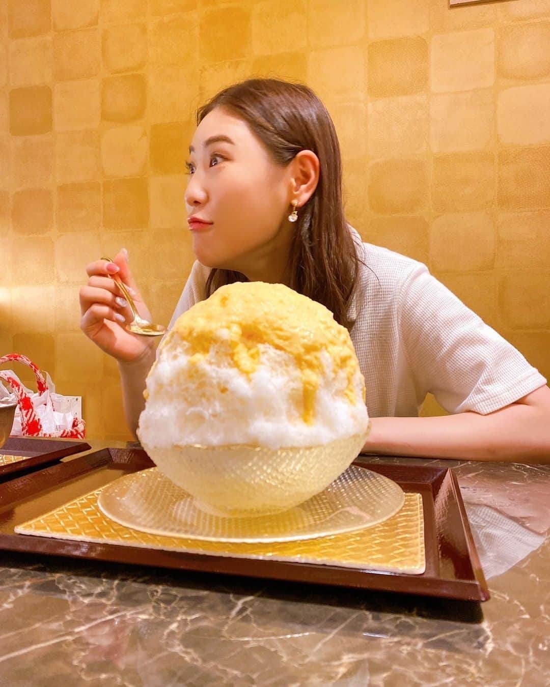 西野未姫さんのインスタグラム写真 - (西野未姫Instagram)「奈々とかき氷行ったときの☺️ 美味しすぎて顔やばい🤣🤣  明日YouTubeにアップされるので楽しみにしててください❤️ 少しだけ14期公演のレッスン風景もあります🥰  #岡田奈々 #かき氷 #毎日かき氷食べたくなる #焼きとうもろこし味 #最高」7月19日 18時27分 - nishinomiki_official