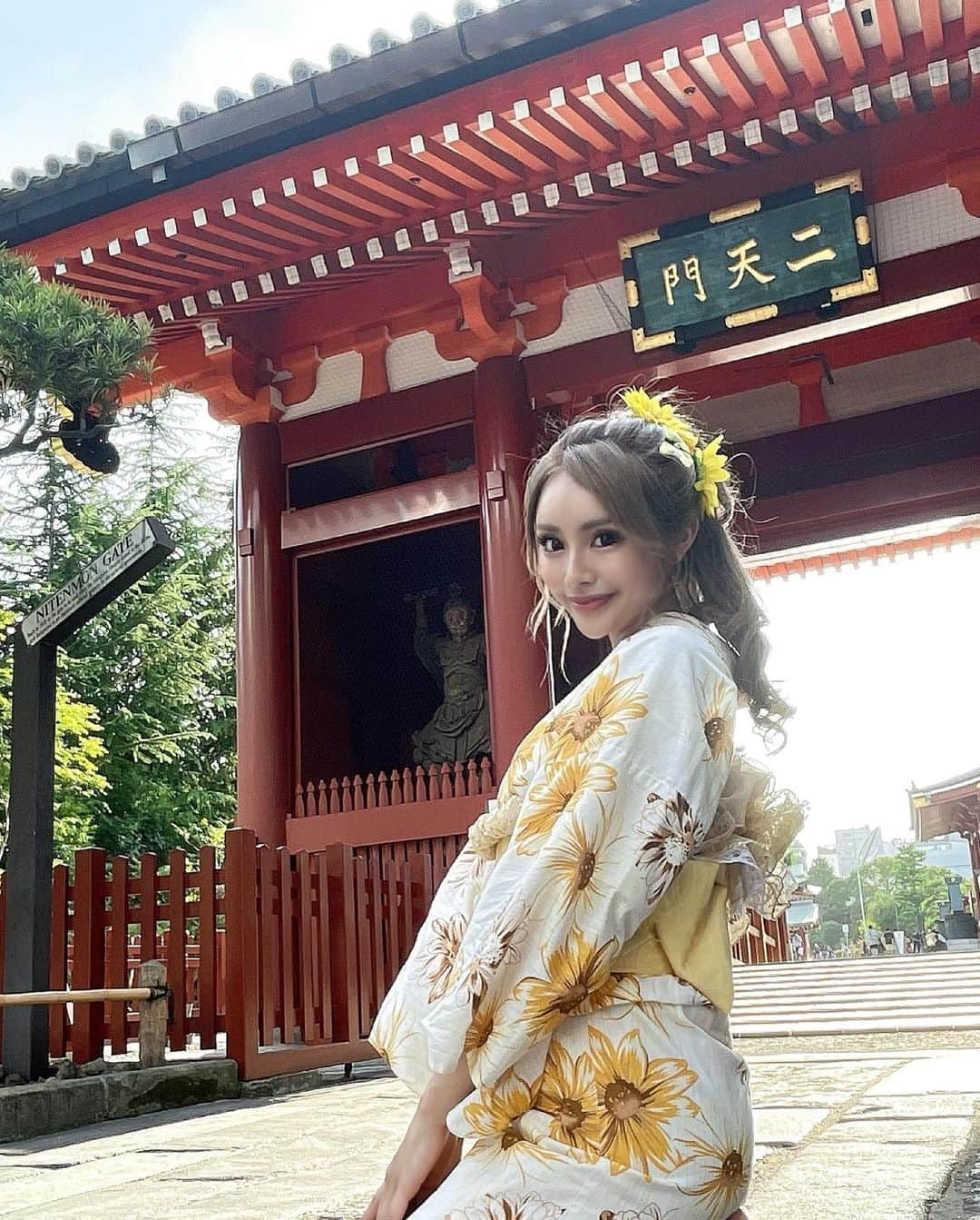 marinさんのインスタグラム写真 - (marinInstagram)「おはよぉ🌞🌤 @asakusa_omotenashi  浅草で着付け するならココ🌻📸🥰🫧💛 可愛い浴衣と着物と髪飾りが揃ってた👒💖 今日も一日ファイト🤗⛩🌻 . . #浅草#浅草寺#着付け#着物#浴衣#summer#夏休み#ひまわり#リンクコーデ」7月20日 9時42分 - maririn__78