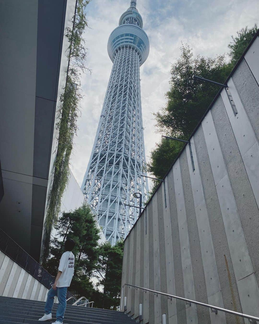 池田優斗さんのインスタグラム写真 - (池田優斗Instagram)「・  夏休みだー🌻 わーいわーい  スカイツリーと写真撮るのって 難しいですよね😟  皆さんも夏休み突入したのかな？？🐬 enjoyしましょっ  #池田優斗 #이케다유우토」7月20日 18時46分 - yutoikeda_official