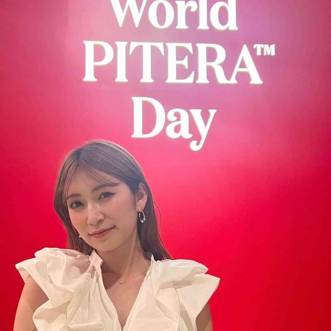 吉田朱里さんのインスタグラム写真 - (吉田朱里Instagram)「SK-IIが主催するWorld Pitera Dayというイベントに行ってきました！​  ほんとに人生で出会えて良かったスキンケア✨​ 私自身ピテラ™️エッセンスを使い続けてから、キメの調子が良い気がして自分の肌がどんどん好きになって、肌揺らぎが一番大きいと言われてる夜でも自信をもって撮影に挑めました✨​  年齢的に少し早いんじゃないかと​ 思ってたけど、年齢を追うごとに​ 若い頃より揺らぎを感じるので​ 早めに使い始めてよかったと​ 思ってます😂​ 肌年齢15歳は本気で嬉しい💗​ これからも使い続けて、​ 美肌を維持したいと思います！​  #真夜中の撮影 #SKII #ピテラエッセンス #ピテラ #PR​ @skii」7月20日 19時02分 - _yoshida_akari