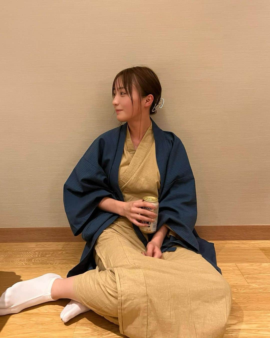 伊藤愛真さんのインスタグラム写真 - (伊藤愛真Instagram)「ビール1缶で顔赤くなる女 (酔ってはいません) (そんなもんじゃないです?) . . . . . .  #浴衣#yukata#kimono#着物#旅館#浴衣ヘアアレンジ#宿泊#ショートカット#ショートヘア#ショートカット女子#ショートカットアレンジ#ミディアムヘア#ボブ#ボブアレンジ #shorthair#shortcuts#cut#japan#japanesegirl#japanesegirls#gravure#gravureidol#hairarrange」7月20日 19時14分 - __emagram