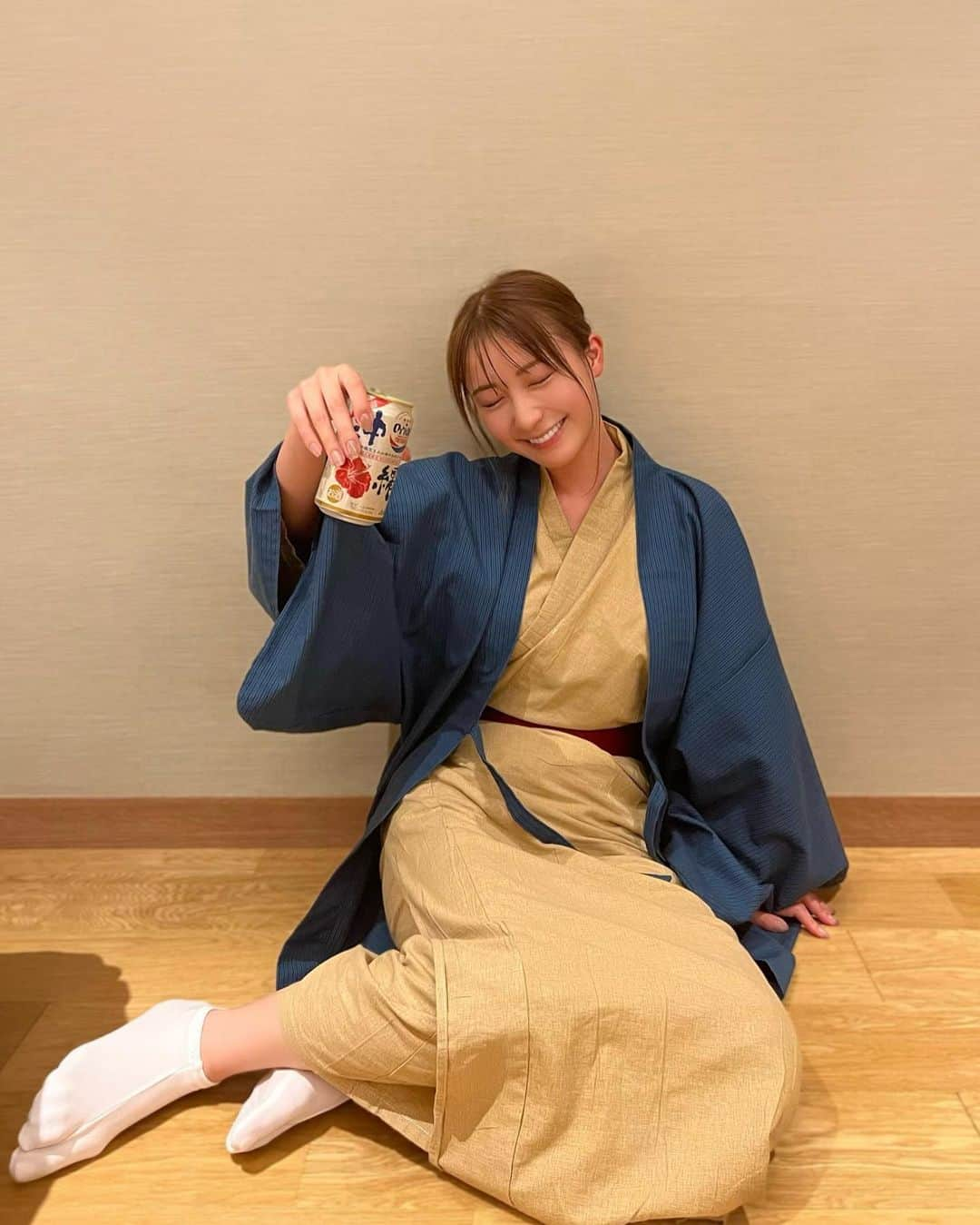 伊藤愛真さんのインスタグラム写真 - (伊藤愛真Instagram)「ビール1缶で顔赤くなる女 (酔ってはいません) (そんなもんじゃないです?) . . . . . .  #浴衣#yukata#kimono#着物#旅館#浴衣ヘアアレンジ#宿泊#ショートカット#ショートヘア#ショートカット女子#ショートカットアレンジ#ミディアムヘア#ボブ#ボブアレンジ #shorthair#shortcuts#cut#japan#japanesegirl#japanesegirls#gravure#gravureidol#hairarrange」7月20日 19時14分 - __emagram