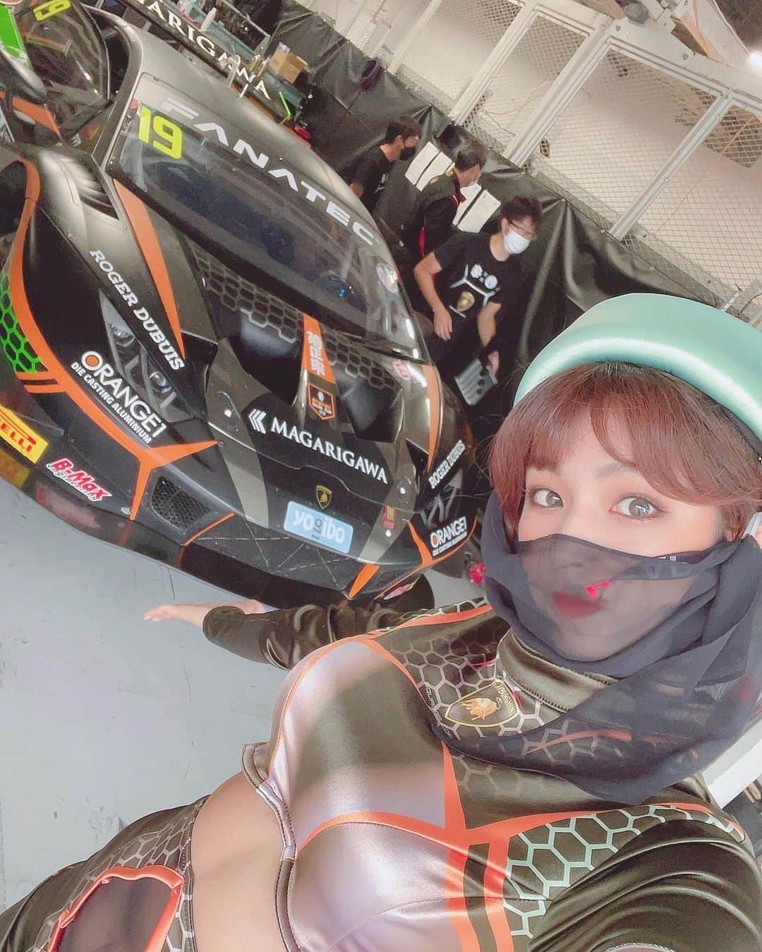 藤井マリーさんのインスタグラム写真 - (藤井マリーInstagram)「🐍  GTWCAとは GT World Challenge Asia の略  いままで色々なカテゴリーでレースクイーンを務めさせていただきましたが、ここにきてまた増えました☺️💗  #gtworldchallenge #racequeen #sexy #model #モータースポーツ #車   定期プロフィール  #くびれ 55cm #おしり 1m #砂時計くびれ  #レースクイーン #グラビアアイドル #骨格ストレート #ボクシング女子 元 #美容部員  #ショートカット #instagood #instafashion #japanesegirl  #藤井マリー」7月20日 20時44分 - fujimary_6