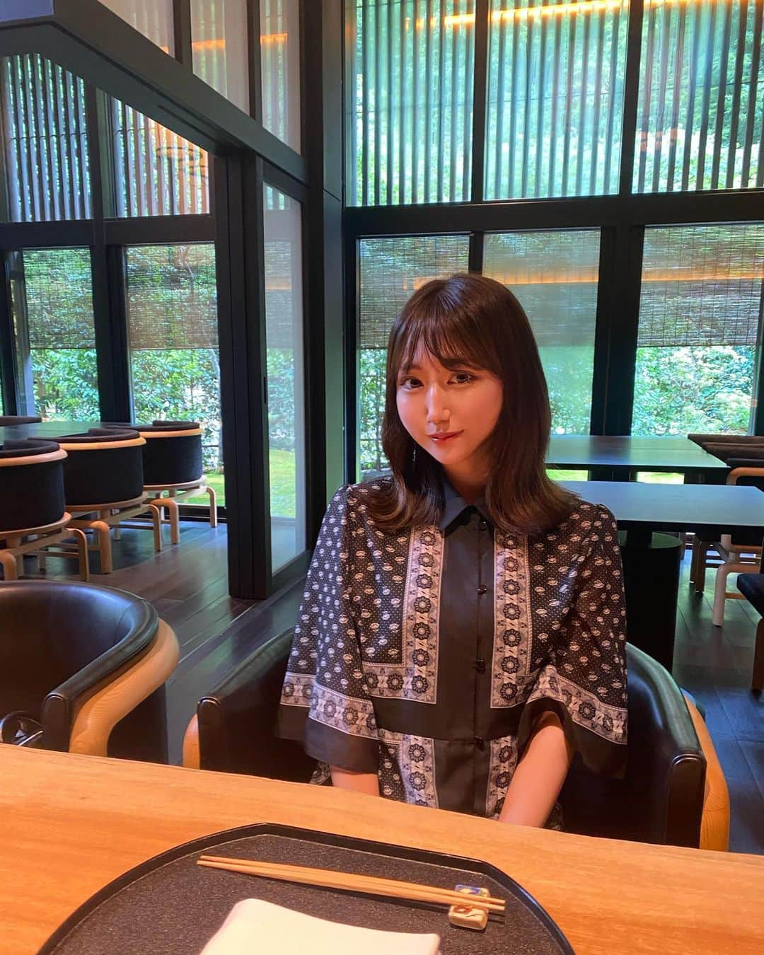 Ayanaさんのインスタグラム写真 - (AyanaInstagram)「Aman Kyoto. ⁡ 久しぶりの旅行記、 ずっと行きたかったアマン京都🌿 @aman_kyoto  ⁡ 自然豊かな場所にひっそり佇むお宿。 美しい苔や石畳。 繊細で素敵なお食事。 心が癒され、お願いだから時間よ止まれ〜 と思いながら過ごしました。笑 ⁡ お昼は鷹庵さんで懐石ランチをいただきました。 ティーペアリングと共に、 夏の食材、全て大満足でしたが 特に鮎が美味しかったです✨ ⁡ お部屋の広さや綺麗さ全てが癒し空間。 SPA棟にある貸切露天風呂も最高でした。 ⁡ お部屋の中にも大きなひのき風呂があって ゆっくりお風呂に入れました🌞 ⁡ ディナーは和と洋のイノベーティブなお食事。 こちらも本当に美味しくいただき、 素敵な時間を過ごせました。 ⁡ 朝は8時からヨガをしたのも楽しかったな〜🧘‍♀️✨  写真が載せきれないので、 またPart2 投稿します✌🏻️ ⁡ お洋服は @furfur_official のものです👗 ⁡ ⁡ ⁡ #amankyoto #aman #アマン京都 #アマン #鷹庵」7月20日 21時05分 - naalunlun