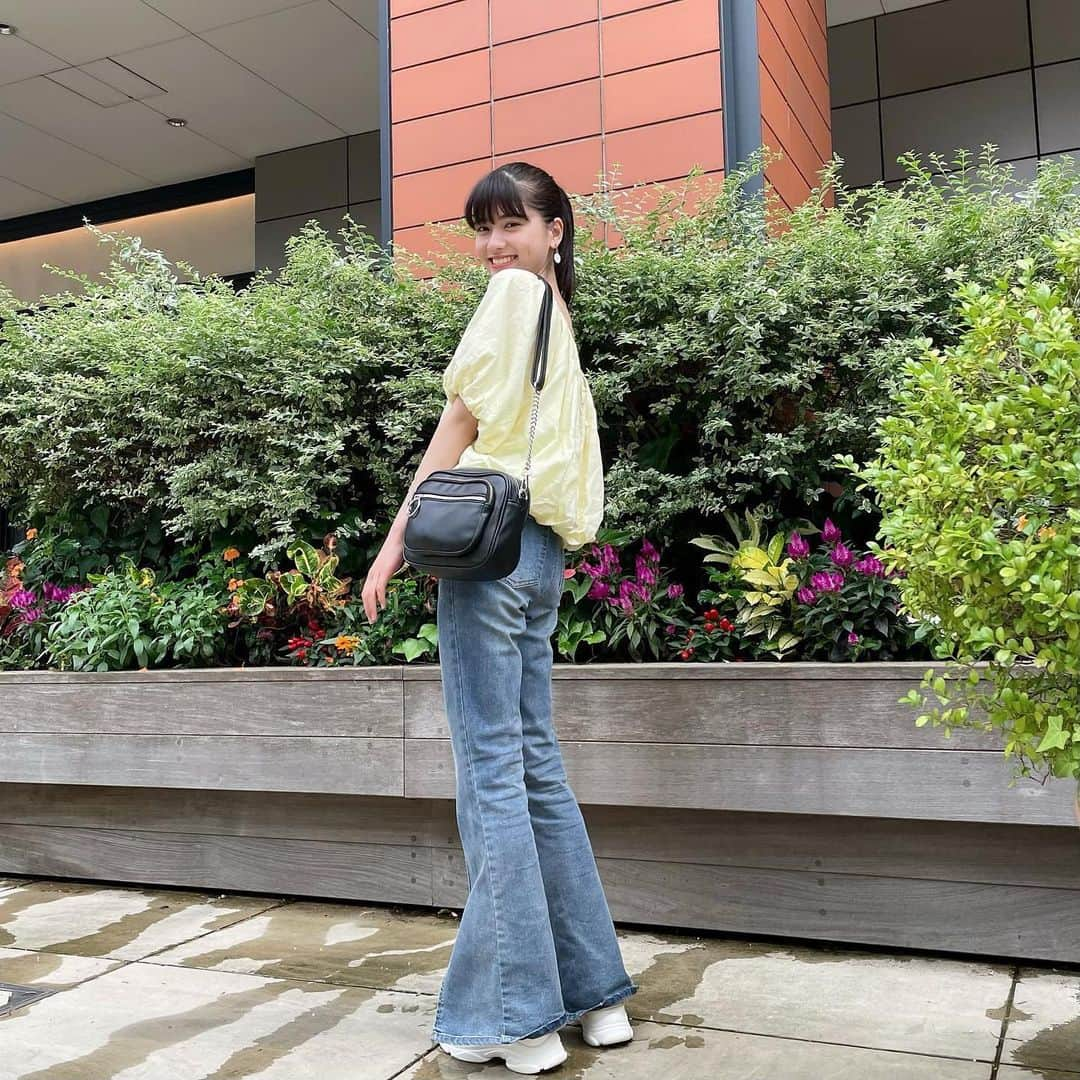 凛美さんのインスタグラム写真 - (凛美Instagram)「◡̈ ⁡ やっぱり晴れの日好き~🌻 ⁡ お出かけのとき周りの人見てたら 夏に近づいたからか、カラフルなお洋服多くて 見ていて楽しかった🌈」7月20日 21時23分 - rimi_kenon_official