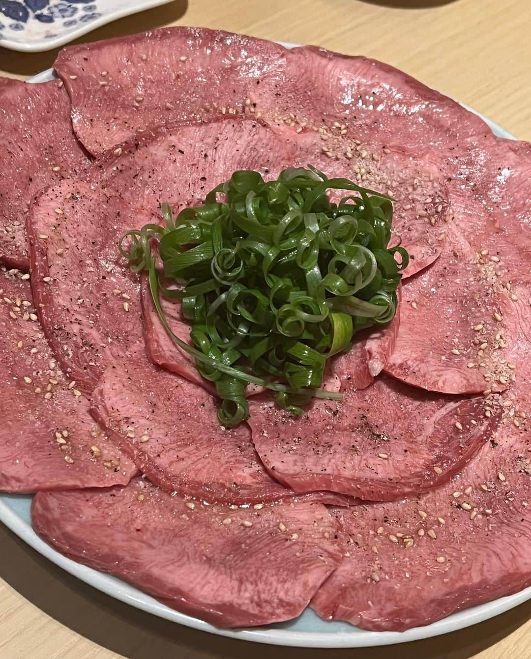 yuukachiさんのインスタグラム写真 - (yuukachiInstagram)「名古屋グルメ♥️🍖  名古屋初日のご飯はゆうかの大好きなお肉🥹🥹✌🏻  『雪月花 たなかさとる』 @setugetuka_sakae1121 に 行ってきました✨✨  ラグジュアリーな空間で 雰囲気もとてもよくテーブル毎に 仕切りがあるから個室空間で お料理が楽しめます😌✨  お肉もどれも柔らかくて美味しくて ユッケの上には大量のキャビアが...🥹 とても幸せでした🥹💕  📍愛知県名古屋市中区栄３-9-2 GEMS栄 11F  名古屋駅から徒歩6分で近いので 名古屋で焼肉行く際はぜひ 行ってみてください🎶  #地域活性化 #地域活性化サービス #cheery #チアリー #名古屋 #名古屋旅行 #名古屋グルメ #大須商店街 #大須食べ歩き #大須グルメ #大須カフェ #雪月華たなかさとる #名古屋焼肉」7月20日 21時29分 - yuuka_stagram