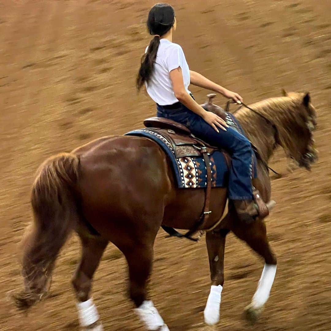 システィーン・スタローンさんのインスタグラム写真 - (システィーン・スタローンInstagram)「Horse girl」7月21日 5時48分 - sistinestallone