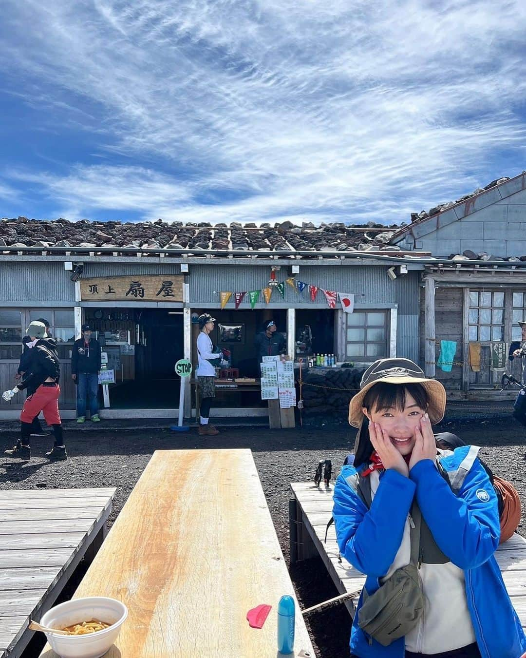 小田飛鳥さんのインスタグラム写真 - (小田飛鳥Instagram)「無事に昨日、富士山頂上まで登って来ました〜！ 雨風が強かったり、逆に日差しが暑かったり、富士山の洗礼も色々と受けましたが、本当に感動して…全ては自然の上に起きている事 自然を受け入れて、感謝して共に生きていかねば…と改めて思いました😌🌱 金剛杖も沢山焼印押して頂き、パワーも気力も多く持って帰ってきました🗻 富士山、ありがとう〜💙 最後の一枚、東京スカイツリーが見えているのですが、見つかりましたか？？👀 #富士山 #富士山登山 #富士山山頂 #mtfuji #fujiyama #fujisan #登山 #mammut #ご来光 #金剛杖 #東京スカイツリー」7月21日 13時20分 - asuka_oda_0320