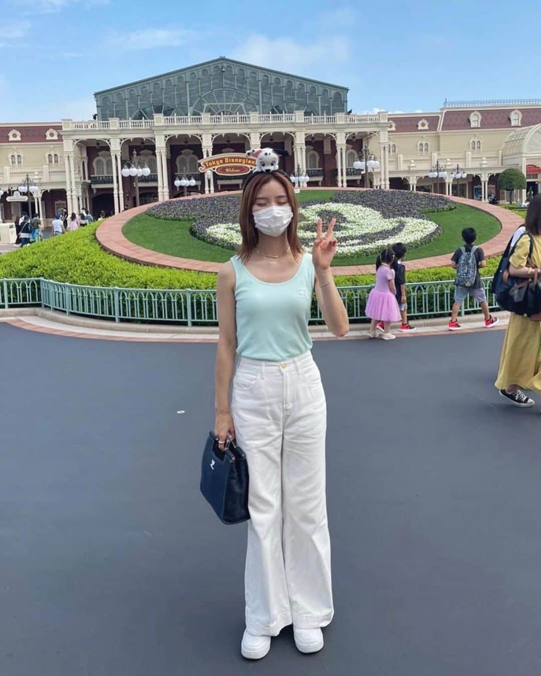 朝日奈央さんのインスタグラム写真 - (朝日奈央Instagram)「ひたすら癒されました🥹🍹🌼  #disneyland #あさひ私服」7月21日 13時21分 - pop_step_asahi