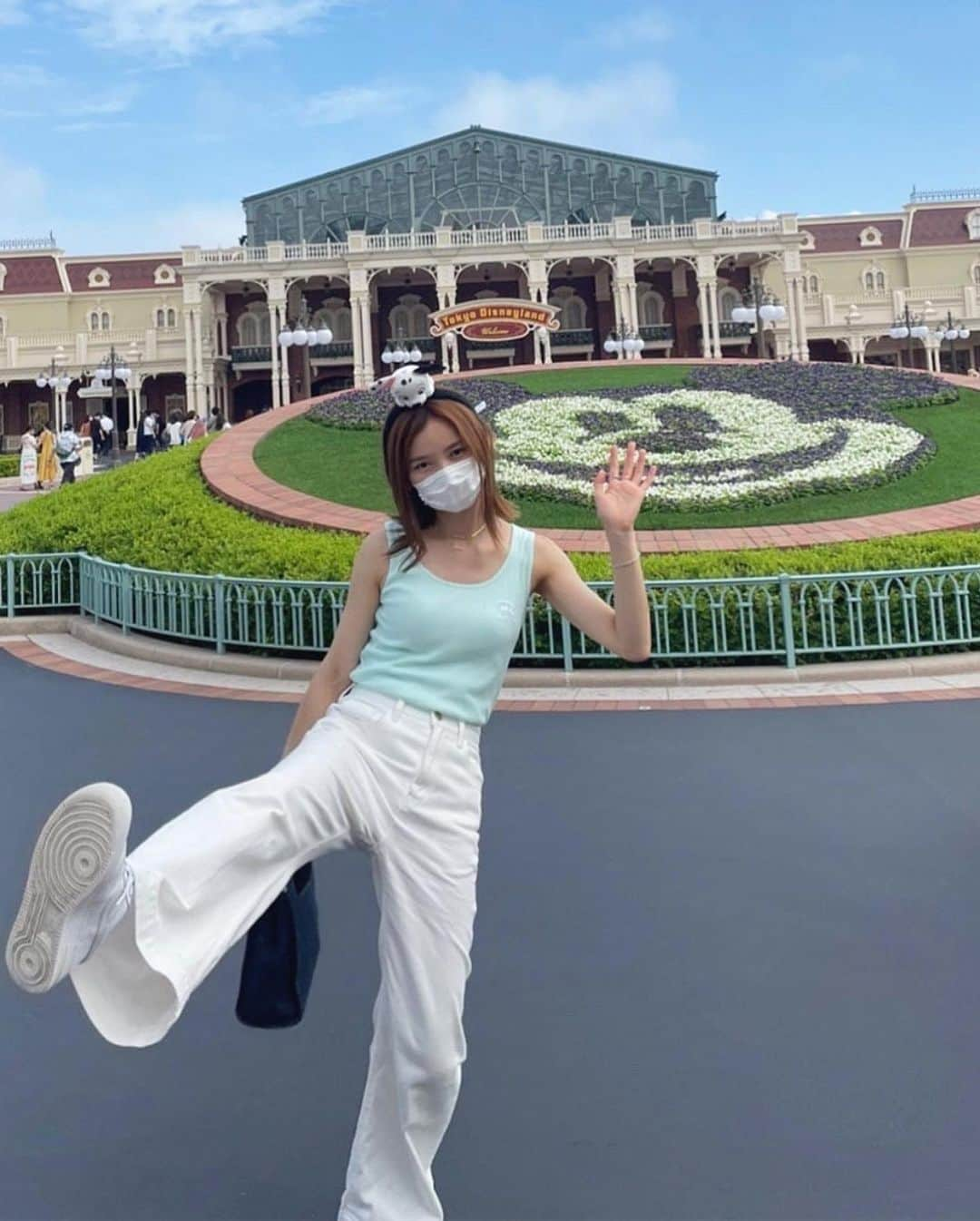 朝日奈央さんのインスタグラム写真 - (朝日奈央Instagram)「ひたすら癒されました🥹🍹🌼  #disneyland #あさひ私服」7月21日 13時21分 - pop_step_asahi