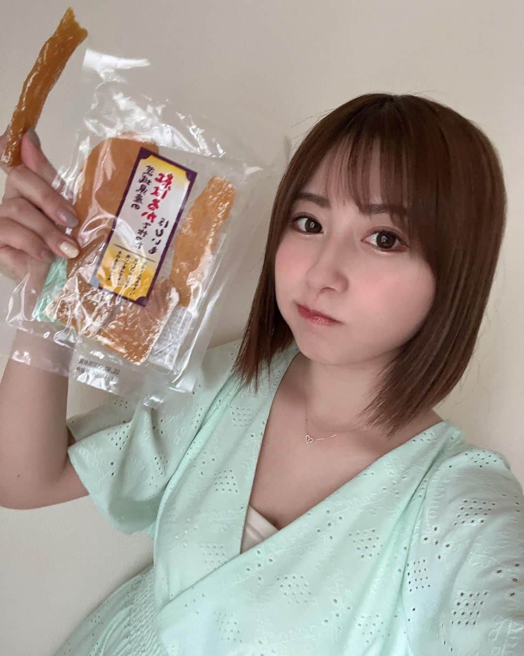 成瀬心美さんのインスタグラム写真 - (成瀬心美Instagram)「🍠  お仕事してますよー！  おやつは干し芋ですよ！  がんばりますぞー！」7月21日 16時21分 - coco3ndazo