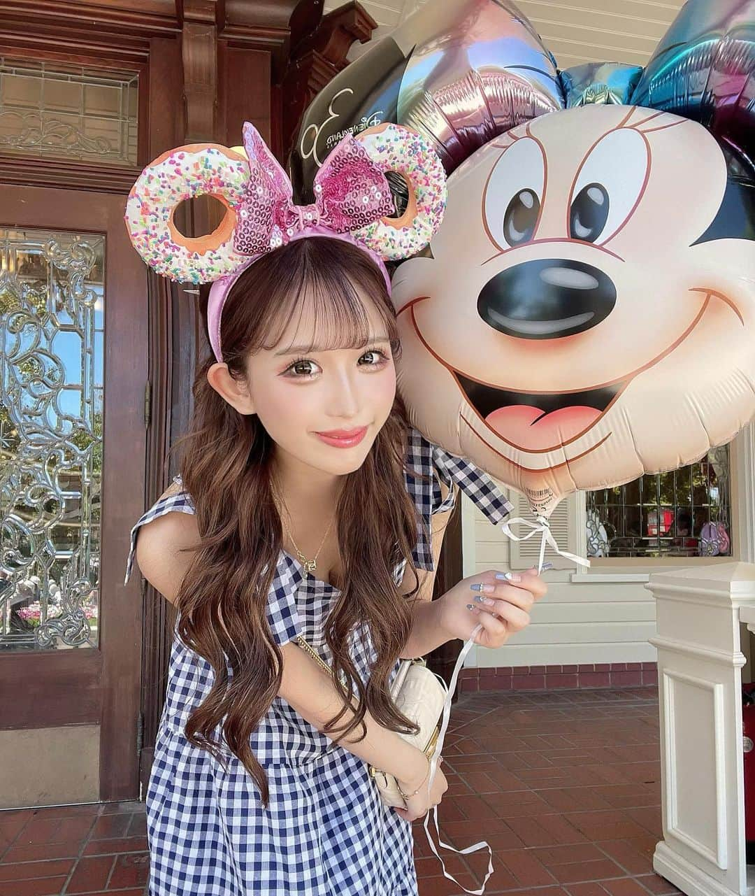 伊藤桃々さんのインスタグラム写真 - (伊藤桃々Instagram)「パリのDisney✨🏰🐭🖤 世界観が凄くてずっと感動✨ 時差投稿ごめんぽよ🥹  #disneyland  #paris」7月21日 18時59分 - __peachstagram__