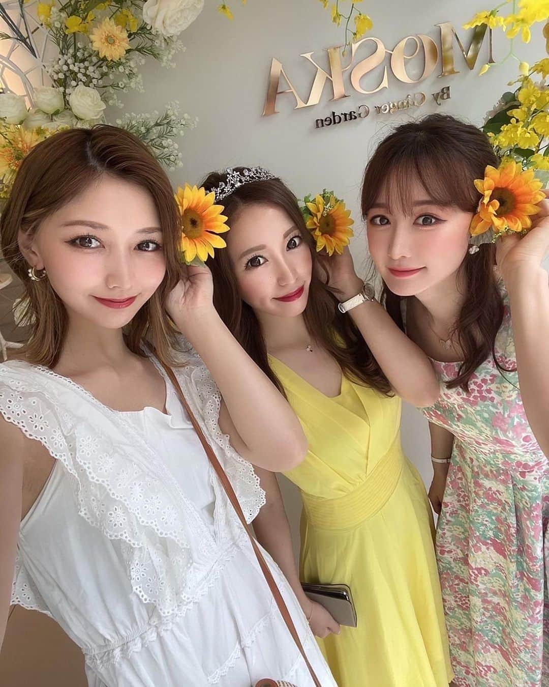 airiさんのインスタグラム写真 - (airiInstagram)「⁡ だいすき３人組🌻♡ ⁡ 歳とっておばあちゃんになっても お茶会してようね👵🏻💭 街中で３人組おば様見ると重ねる(笑) ⁡ #カフェ #カフェ巡り #カフェ部  #カフェ活 #おしゃれカフェ #表参道 #オシャレカフェ #表参道カフェ #アフタヌーンティー #moska #cafe #お茶会 #afternoontea #likeforlikes  #likeforlike #l4l #instagood」7月21日 19時39分 - airigram131