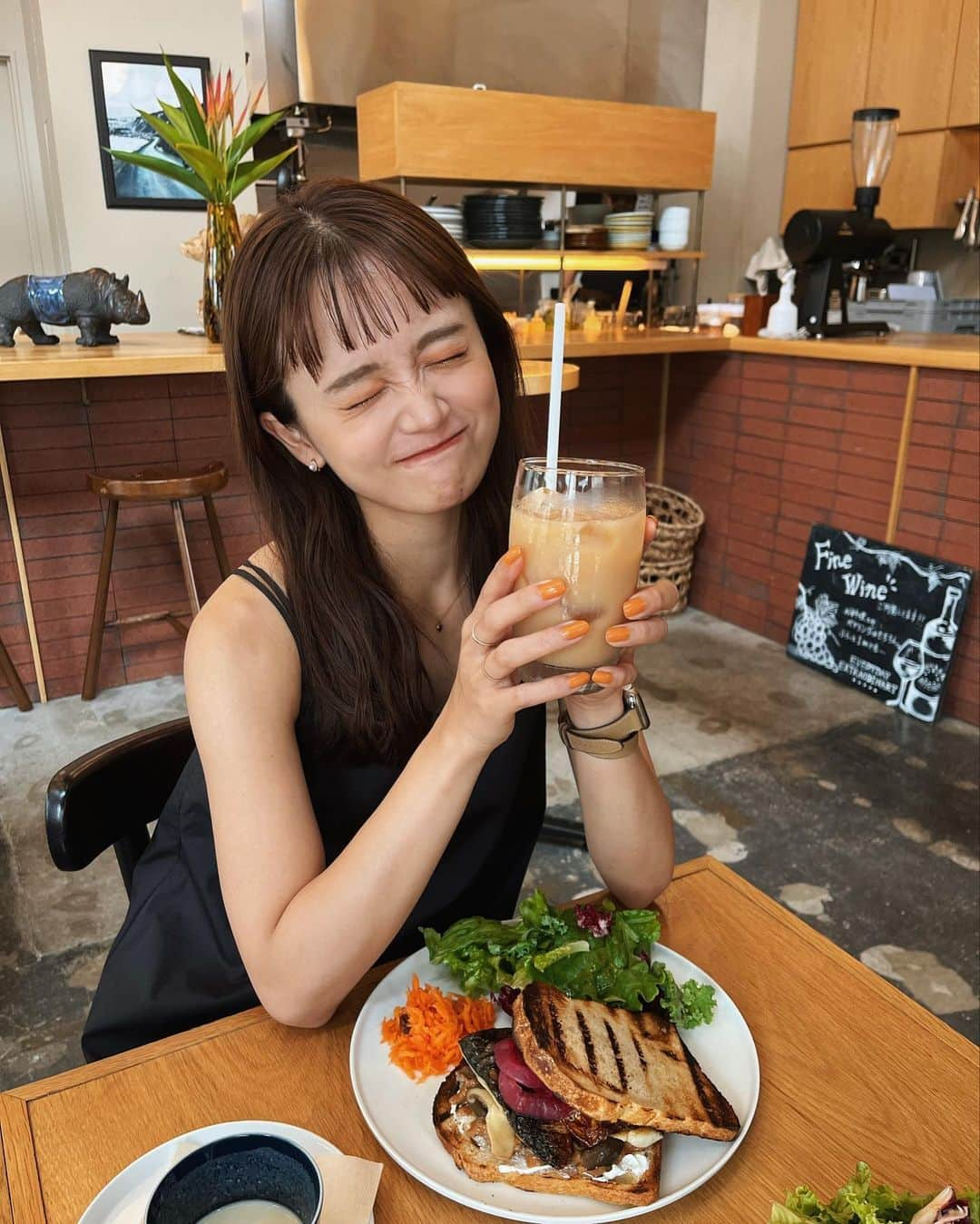 田久保夏鈴さんのインスタグラム写真 - (田久保夏鈴Instagram)「ランチ〜🍴🥗 ネイルはTHREEの119 です🍊♡」7月21日 21時58分 - kar_insta_gram