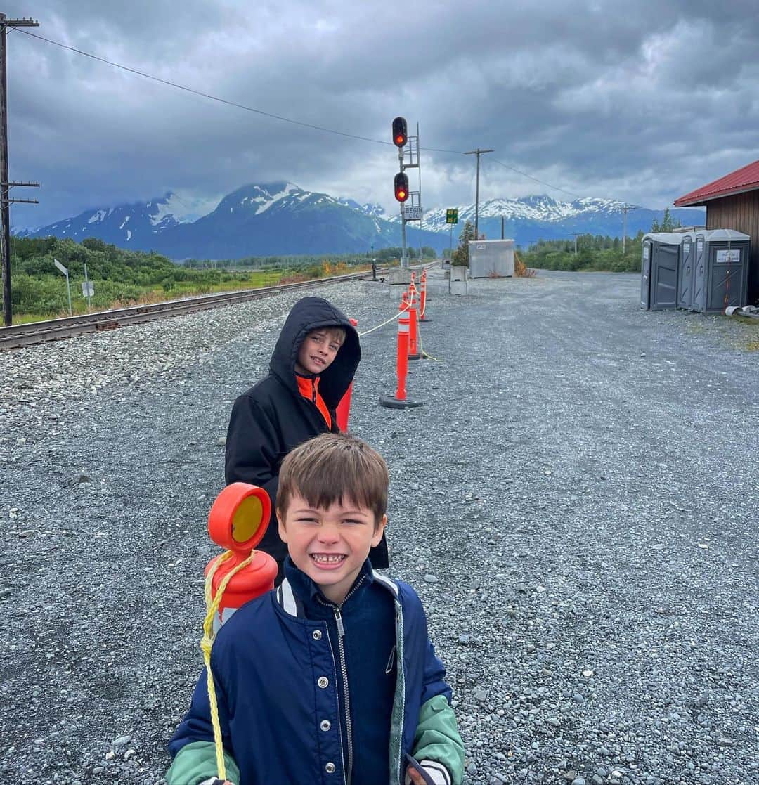 フランシスコ･ラチョースキーさんのインスタグラム写真 - (フランシスコ･ラチョースキーInstagram)「Bring your kids to work day Alaska edition!! 😍👨‍👩‍👦‍👦」7月22日 13時13分 - chico_lachowski