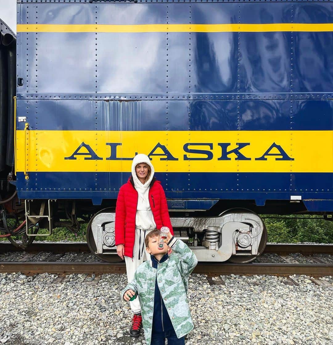 フランシスコ･ラチョースキーさんのインスタグラム写真 - (フランシスコ･ラチョースキーInstagram)「Bring your kids to work day Alaska edition!! 😍👨‍👩‍👦‍👦」7月22日 13時13分 - chico_lachowski