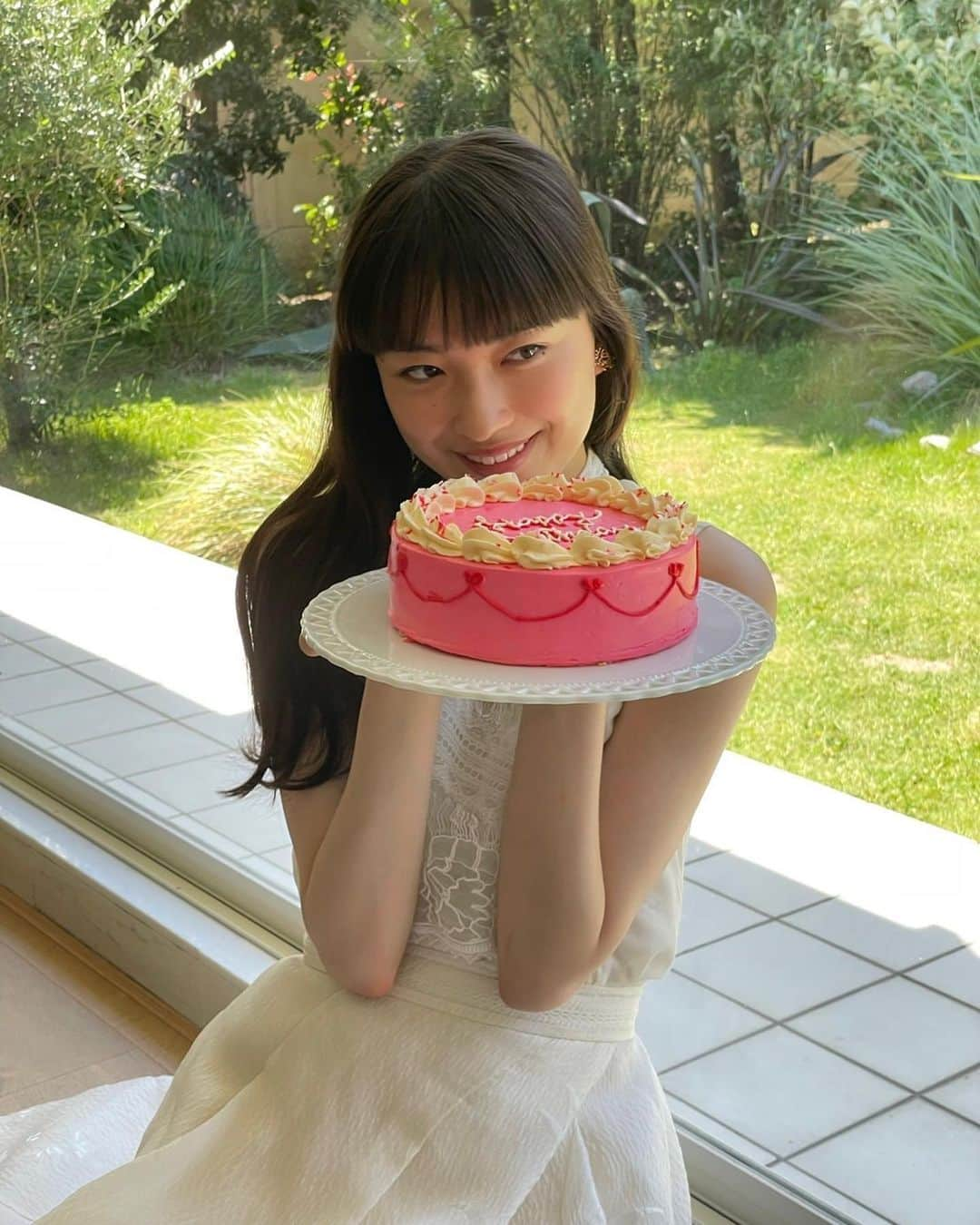 茅島みずきさんのインスタグラム写真 - (茅島みずきInstagram)「⁡ ⁡ MYOJO 9月号が発売中です〜 ⁡ ⁡ 誕生日の企画ということで素敵な衣装とメイクをして頂きました💄✨ ⁡ ケーキもとっても可愛かったんです、、！！ ⁡ ⁡ 是非チェックしてみてください！」7月22日 18時18分 - mizukikayashima_official