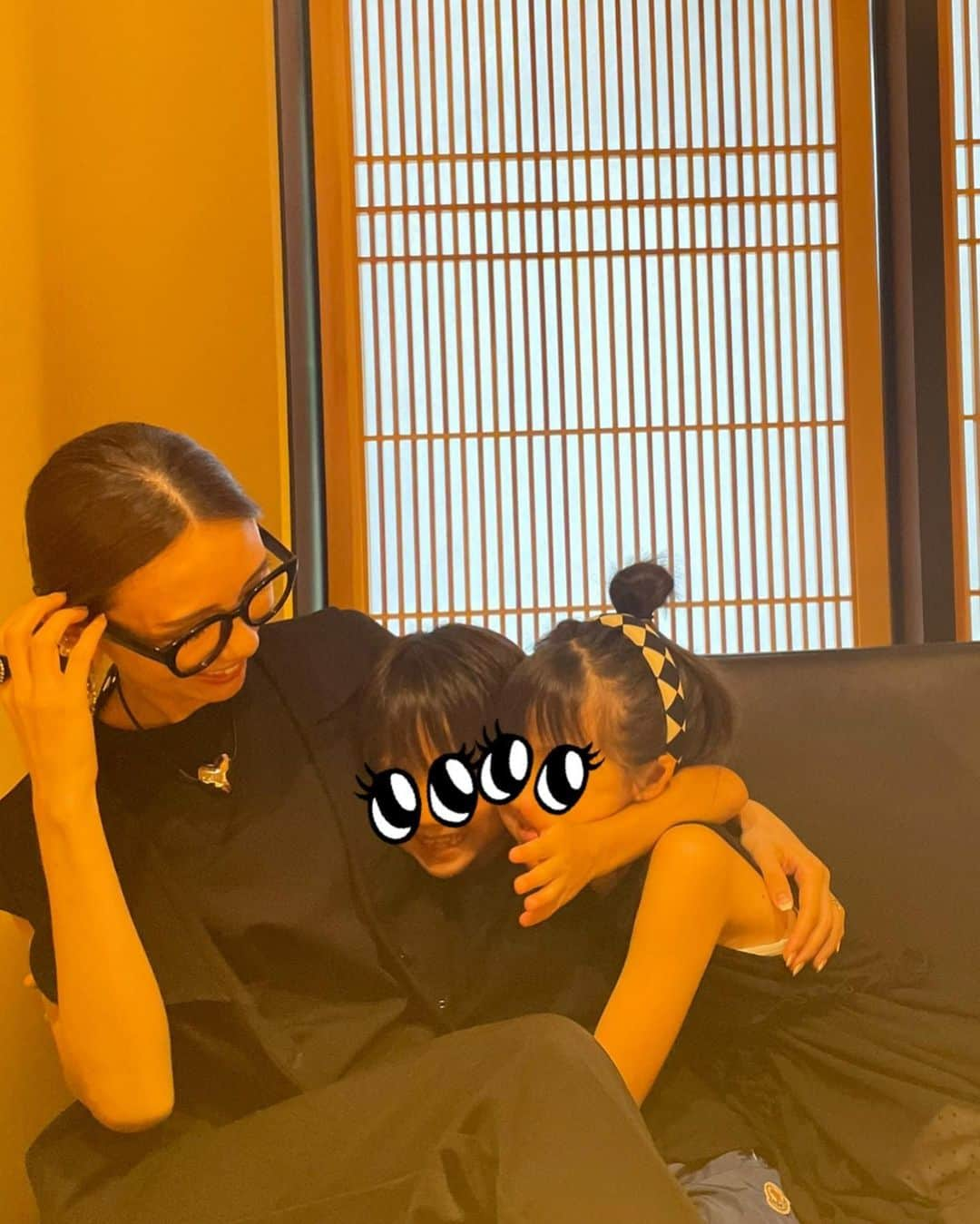 堀江直美さんのインスタグラム写真 - (堀江直美Instagram)「『ママには会いたかったけど寂しくなかったよ。』って🤣  大好きな両家の👨🏼‍🦳👩🏻‍🦳や兄や姉のお家で沢山可愛いがってもらい大充実していた様子🤲🏻  自立していて何より。  でも母は寂しかったよ〜😂  9日ぶりの再会🤍  息子の前歯が伸びてた🦷笑  #母娘#母息子#家族#家族時間#働く母#family#familytime」7月22日 21時13分 - naomiiiiiiiiiiii