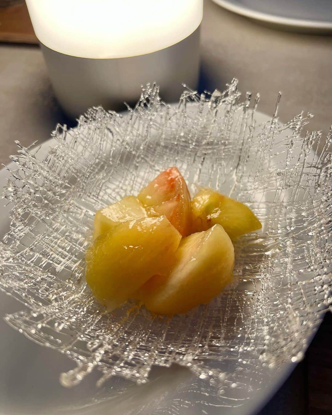 桃乃木かなさんのインスタグラム写真 - (桃乃木かなInstagram)「サラベス東京×氷屋ぴぃす🍧  ・Peach Splash ・Passion Crème brulée  テイクアウト限定メニューの２つ。 テイクアウトメニューはテラス席で食べれるので 涼みながら頂きました。 見た目も芸術的でとっても美味しかったです🍧🍑  #サラベス東京  #氷屋ぴぃす」7月22日 22時13分 - kana_momonogi