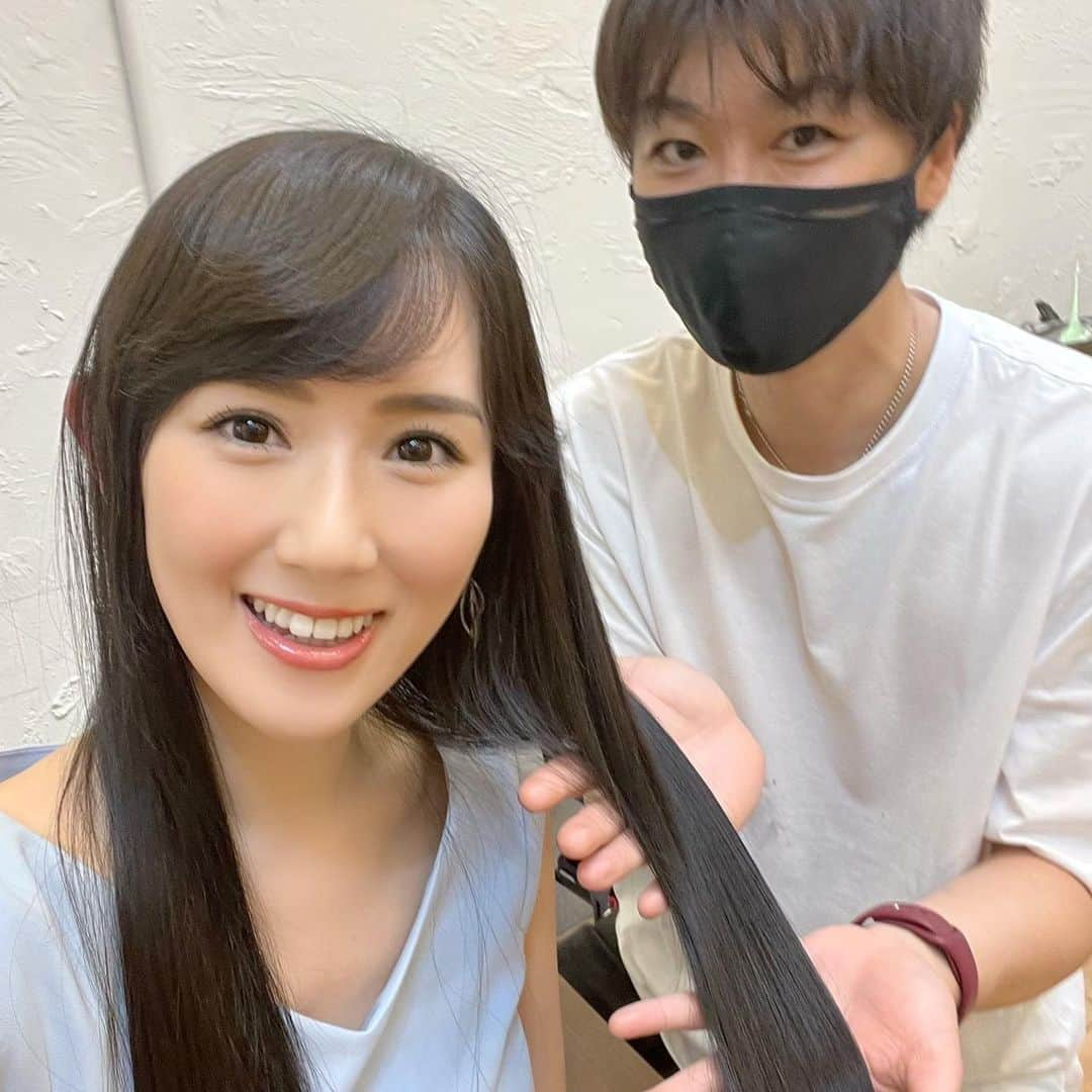 谷中麻里衣さんのインスタグラム写真 - (谷中麻里衣Instagram)「Hair treatment 🥰  お着物を着る機会が多くなりそうだったので、春にゆうさんに髪色を暗くしていただきました🌸 和装前撮りも終わったし、そろそろまた明るくしていただこうかな😊  髪の毛の状態にあわせて配合してくださるトリートメントと同時にするから、カラー繰り返しても安心で色を変えがち。笑 ゆうさん、いつもダブルプラチナや人幹細胞を潤沢に入れてくださってありがとうございます😊  #トリートメント#人幹細胞#サラサラ#美容院#accomplish代官山#ヘアカラー」7月23日 12時58分 - marieyanaka