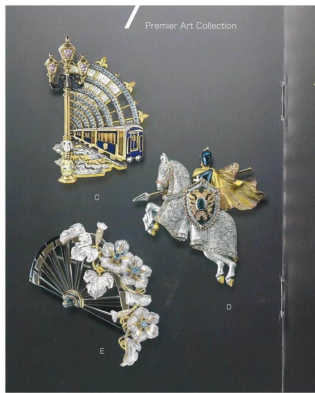 デヴィ・スカルノさんのインスタグラム写真 - (デヴィ・スカルノInstagram)「「ノブコイシカワ展」が 帝国ホテル  17階 インペリアルプラザ・アクア にて ありました。  私の ノブコ先生の コレクション ♡  「ノブコイシカワ」の コレクション ♪  綺羅びやかな 美しい 宝石を 眺め、 その 工芸・美術品 のような 精巧な ノブコ先生の 宝石の  数々に 見惚れた後は・・・  お隣の 鉄板焼「嘉門」に移動し、 ディナーを 頂きました 。  お店の名前「嘉門」の 由来は 「喜び」「良き事」を表す「嘉」と、 素晴らしい 料理と 人々 に出会える 入口の 意味をこめた「門」から 取っている とのこと 。  「和魂洋才」を コンセプトにした お店で、 正面の カウンターには、日本の 伝統技能の 「墨流し」と 西洋の 技法である「エッチングガラス」 を 用いた 壁画が 飾ってありました。  美しい 店内で頂く、鉄板焼きは 格別のお味でした！」7月23日 14時35分 - dewisukarnoofficial