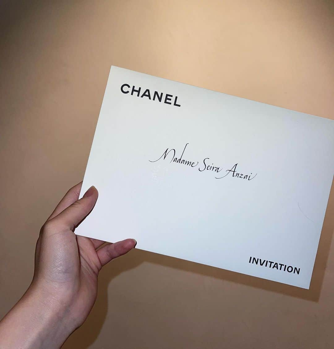 安齋星来さんのインスタグラム写真 - (安齋星来Instagram)「GABRIELLE CHANEL Manifeste de mode  展示品1つ1つが言葉にならないぐらい素敵で マネキンが着用しているのにもかかわらず シャネルの当時の想いがとても伝わってきました。  1番だいすきなブランドCHANEL. プライベートで必ずお邪魔しようとしていたので ご招待頂けてとても幸せでした。 ⠀  @chanelofficial #chanelexhibitions @barrie #barrie」7月23日 20時05分 - seiraanzai