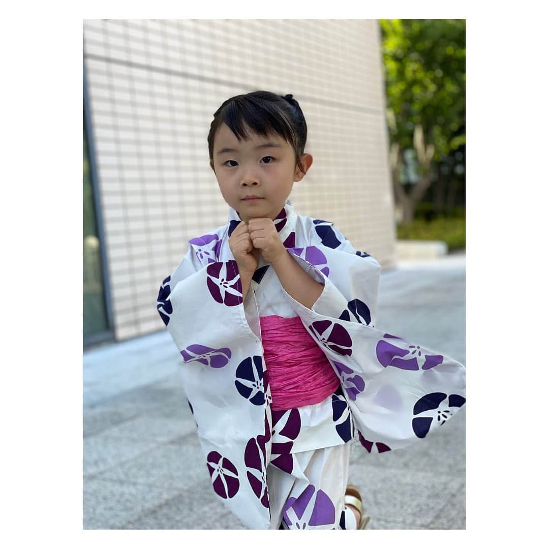 田中雅美さんのインスタグラム写真 - (田中雅美Instagram)「夕涼み会。 何年ぶりだろう。 開催してくれた保育園に感謝です。  ・ ・ 季節ごとのイベントがいかに大事か、、、。 嬉しそうに楽しそうにしている子供の笑顔を見て、子供にとってもだけど、大人にとっても、それはそれはありがたい時間で。。  ・ ・ #保育園の夕涼み会 #浴衣姿 #可愛すぎる」7月23日 20時52分 - tanakamasami_official